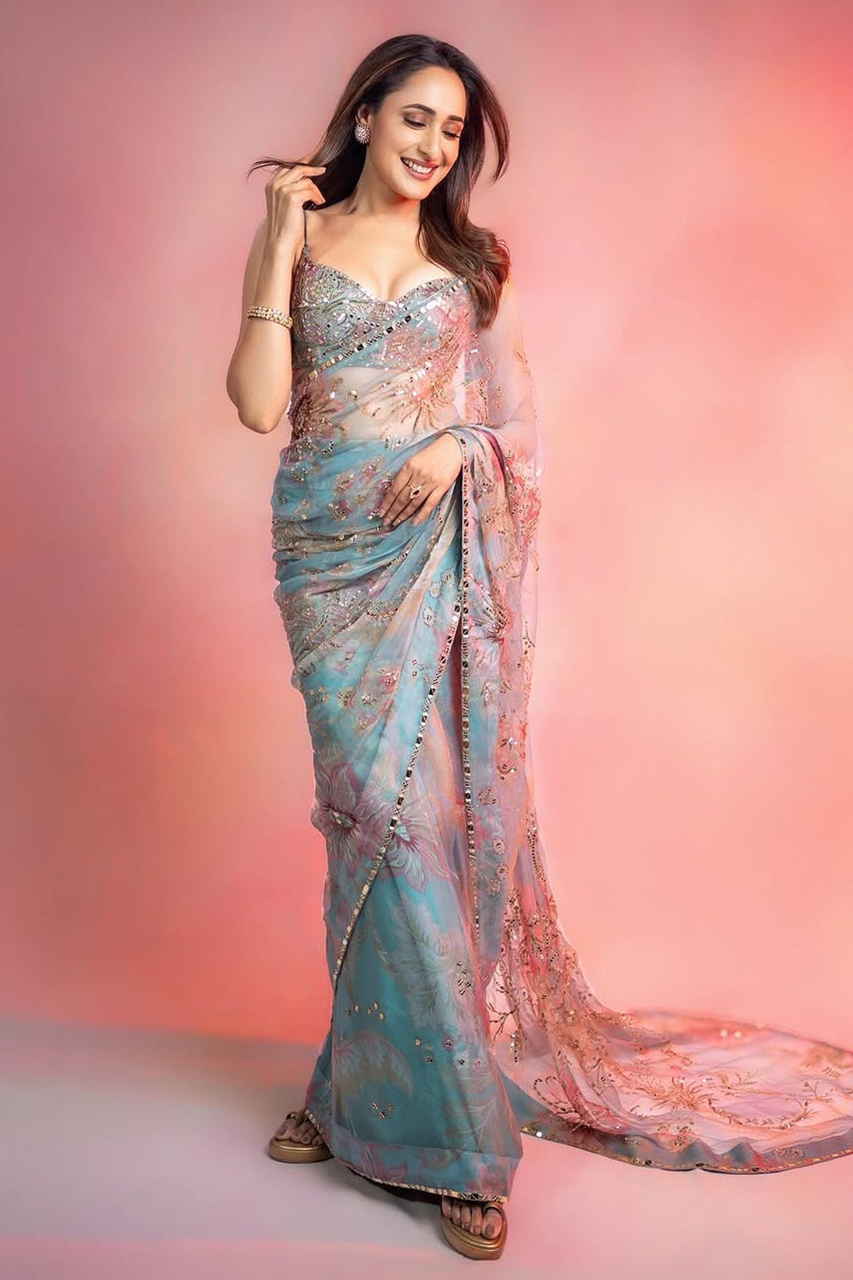 Pragya jaiswal in aiza saree