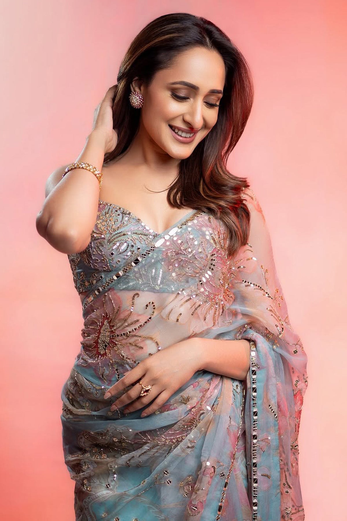 Pragya jaiswal in aiza saree