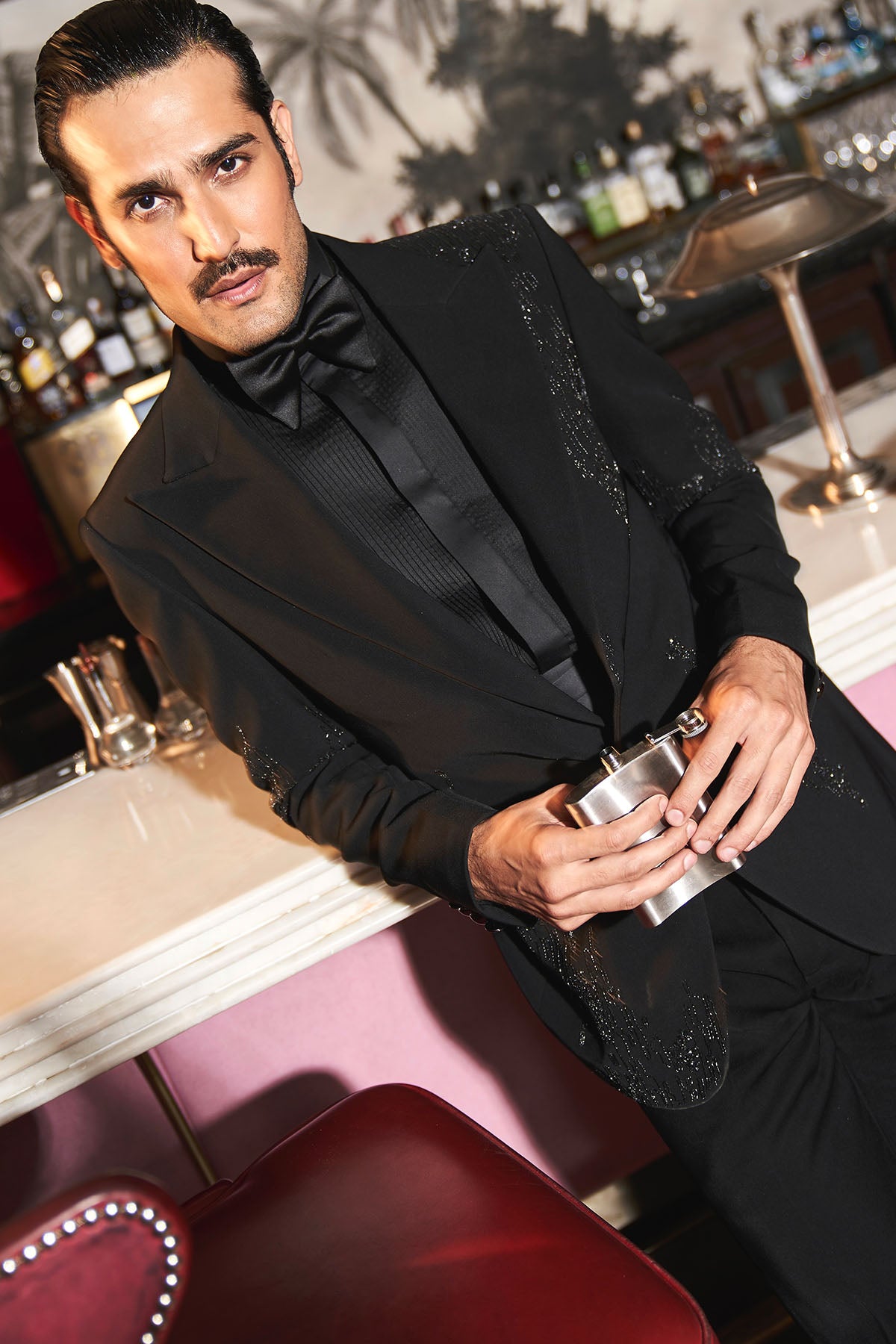 Noir Rhythmic Peak Lapel Tuxedo Set