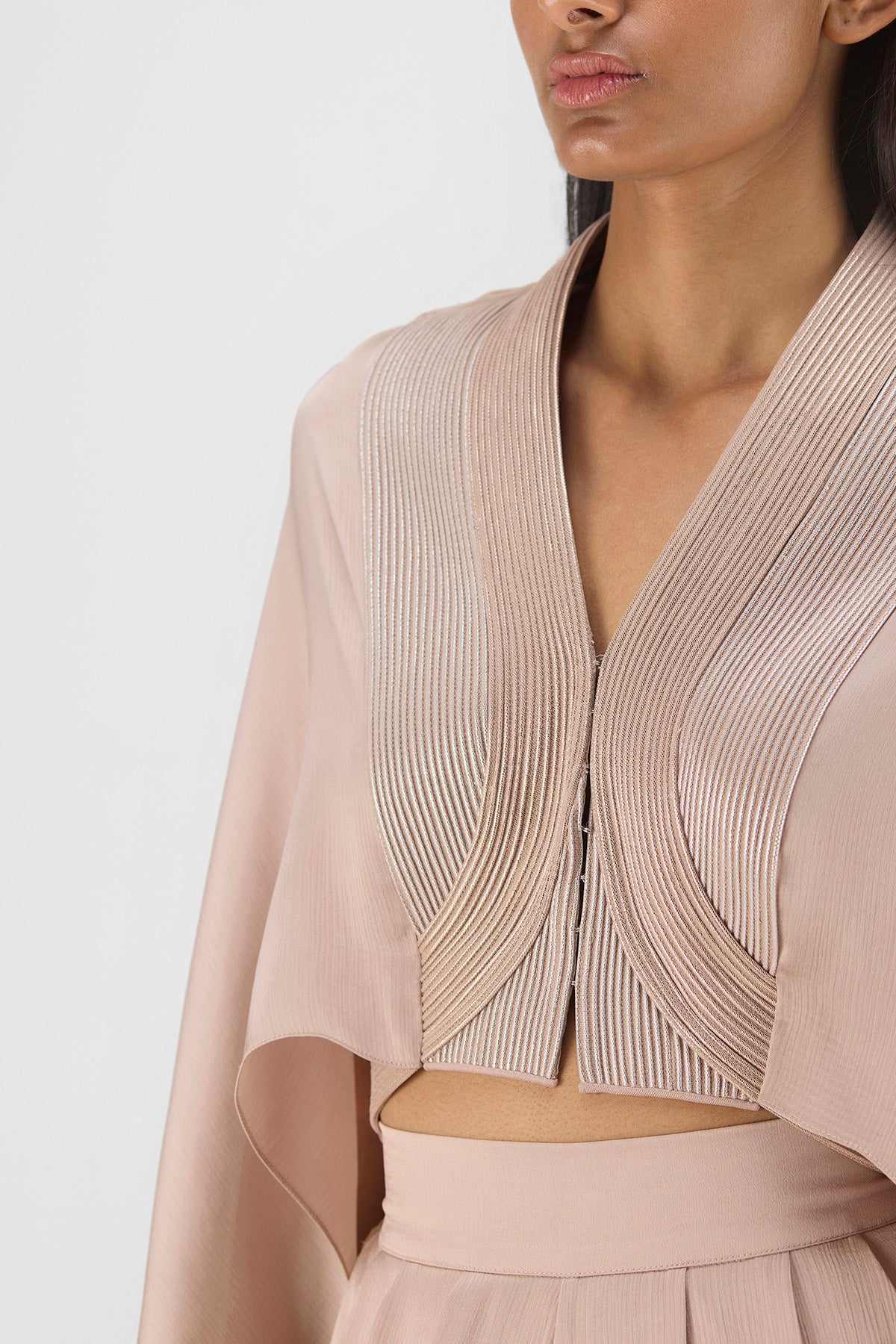 METALLIC STRUCTURED CAPE SET