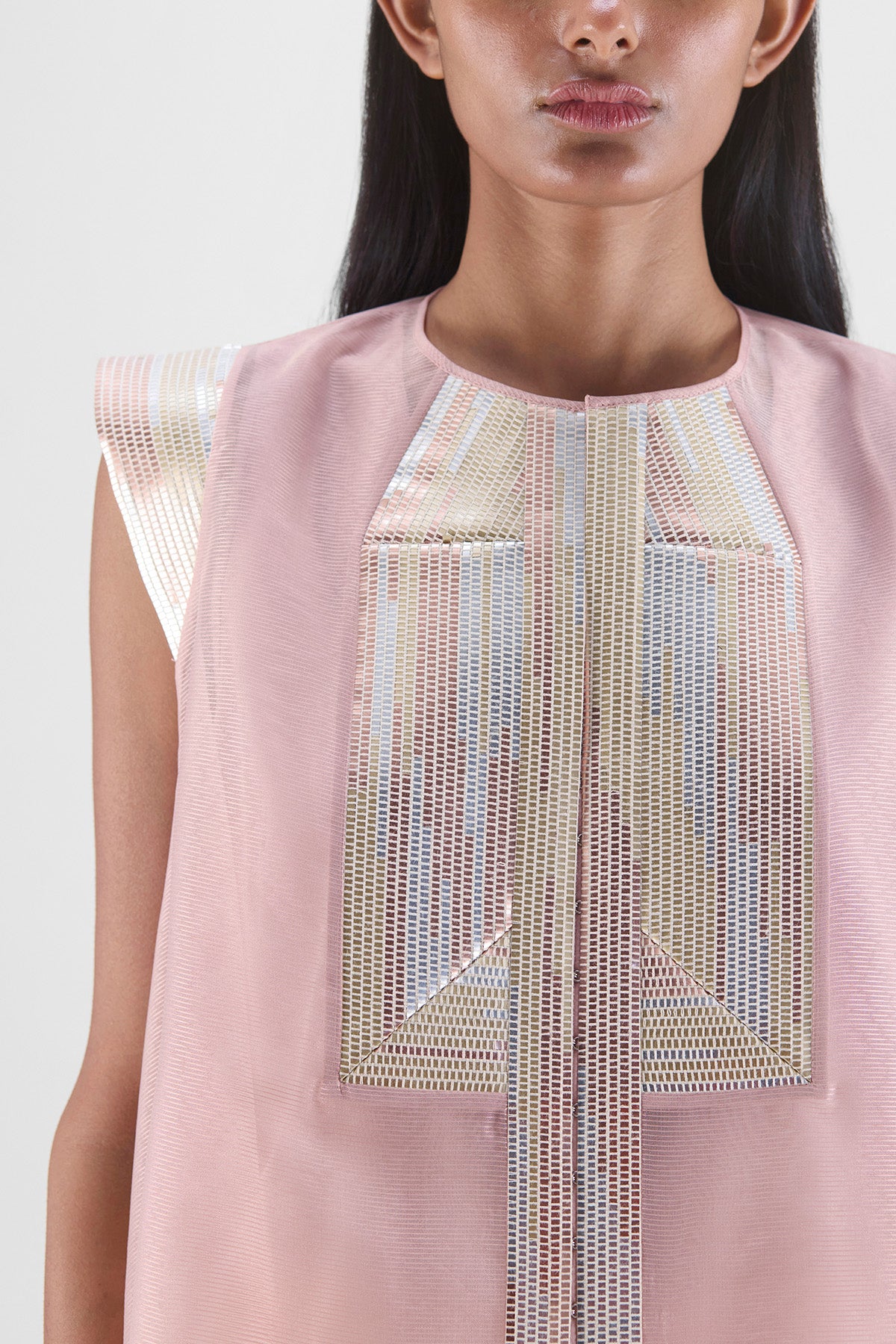 METALLIC STRUCTURED TOP