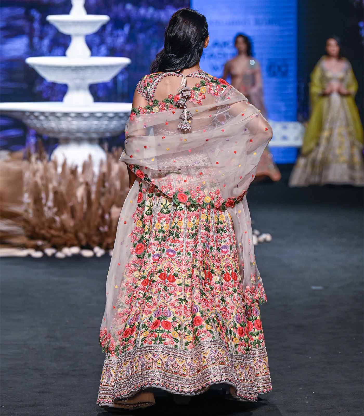 BAGEECHA LEHENGA