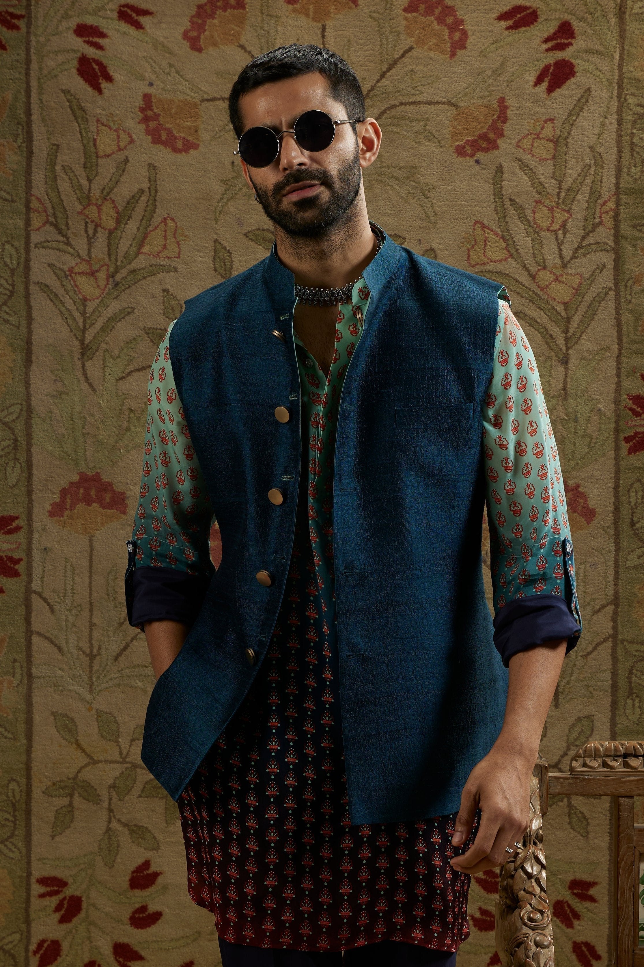 BLUE OMBRE BUTTI PRINTED REVERSIBLE BUNDI