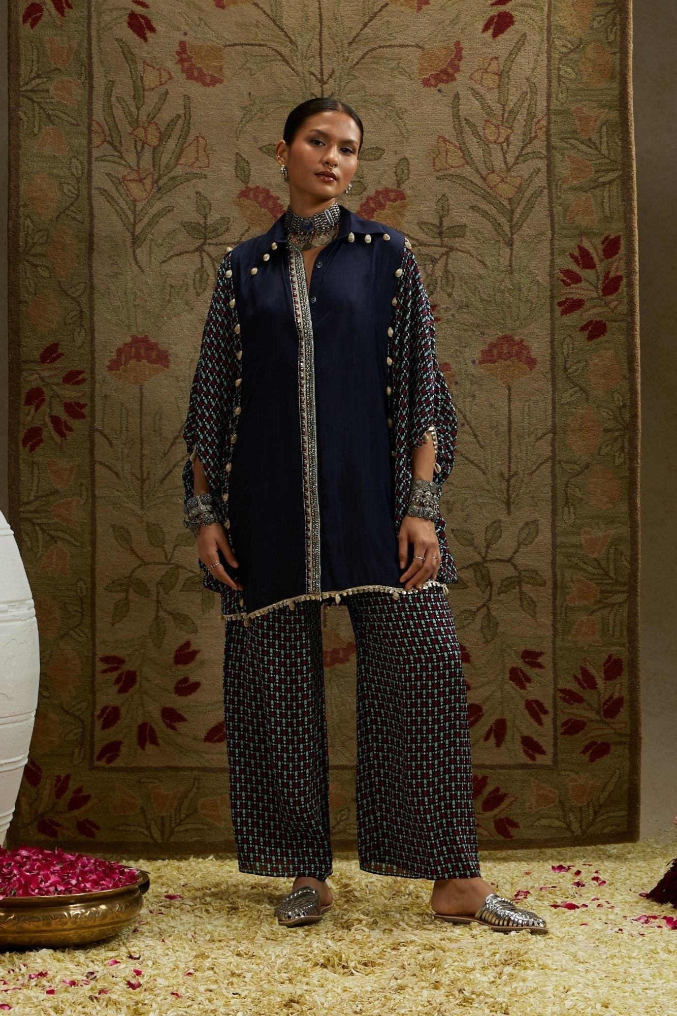 BLUE GEOMETRIC PRINT OVERSIZED COORD SET