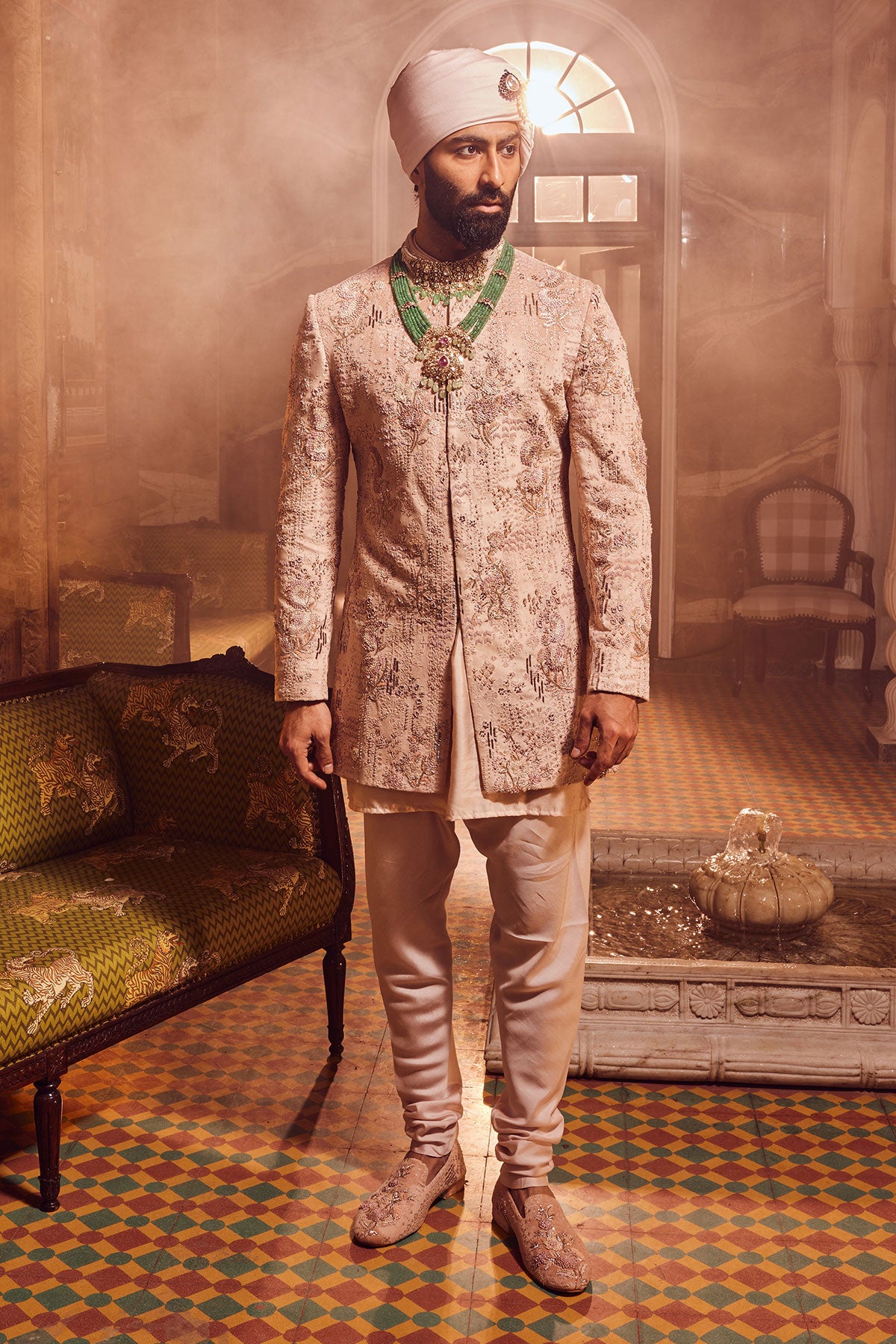 SALMON PINK VELVET
EMBROIDERED BANDHGALA