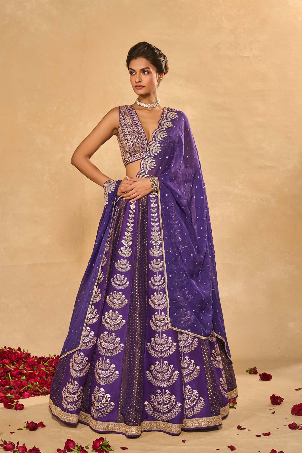 Maitri Lehenga