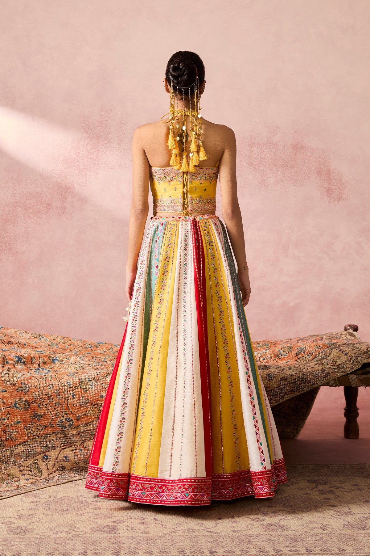 Inayat Kali Lehenga