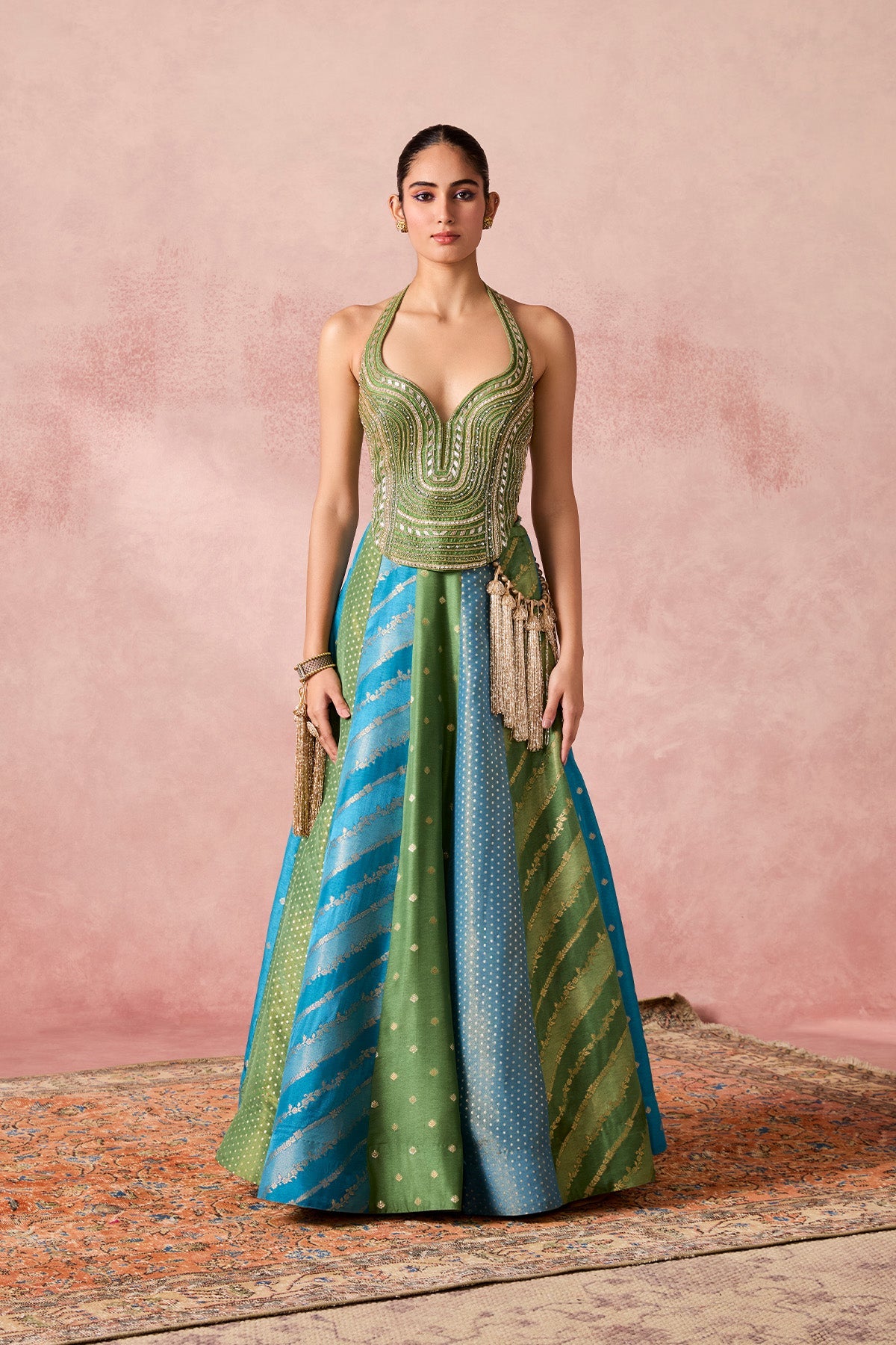 Jugnu Jamewar Lehenga