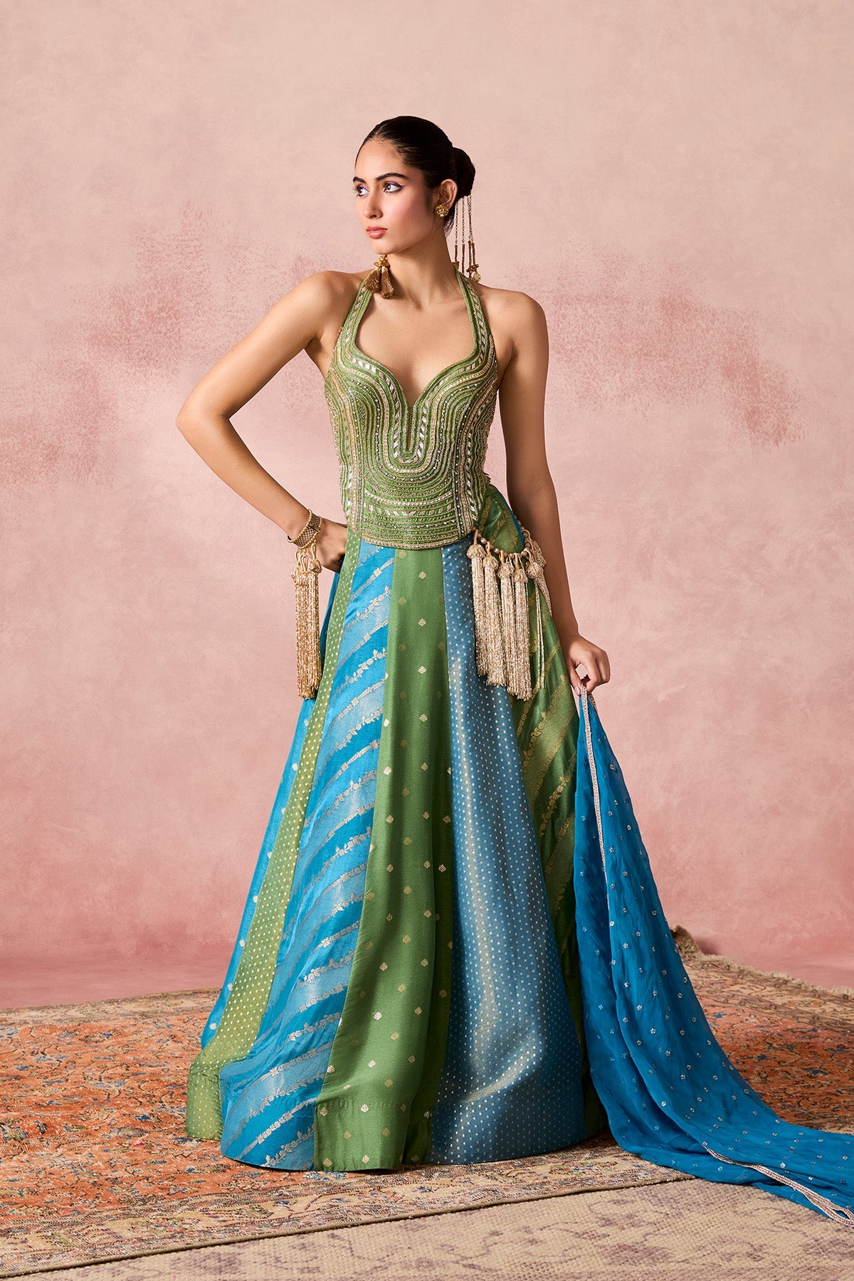 Jugnu Jamewar Lehenga