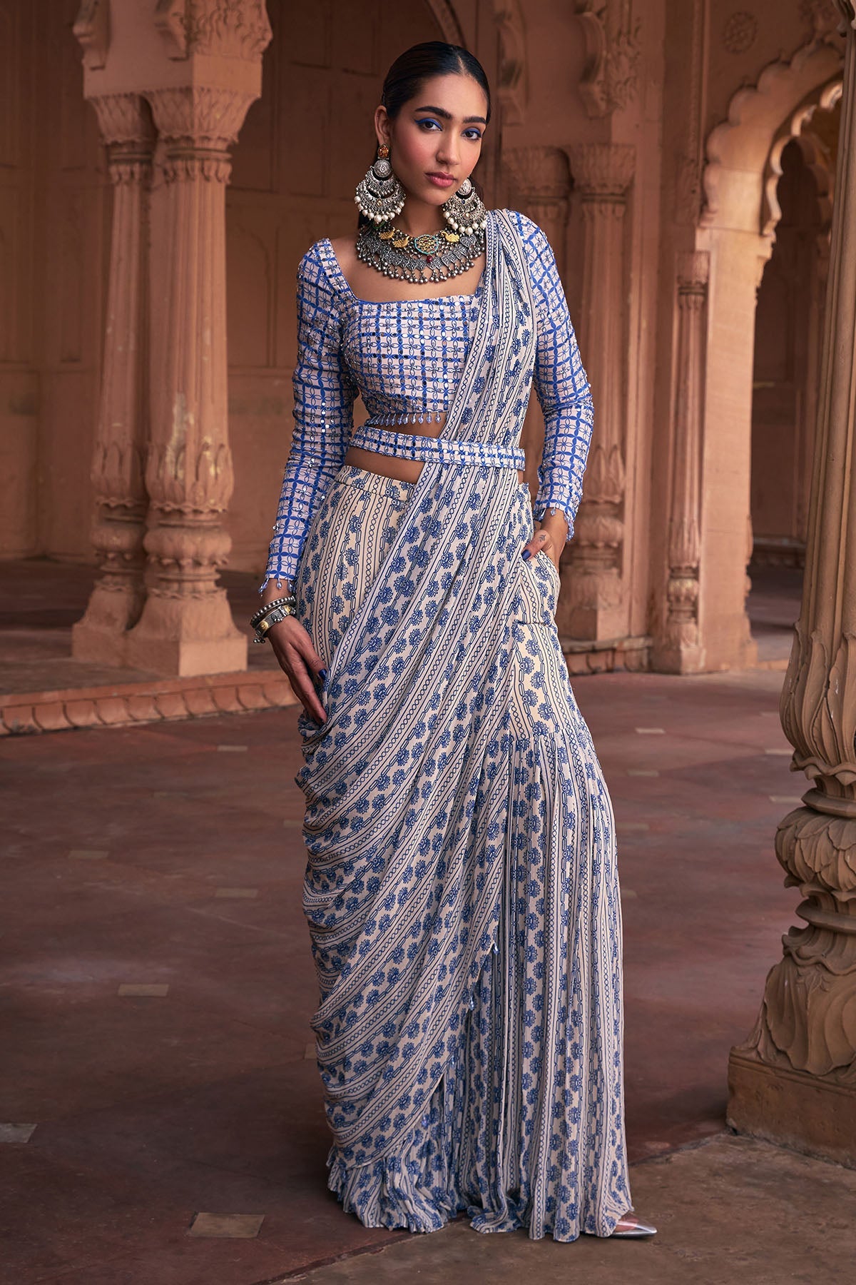 BLUE STRIPE PRINT & HIGHLIGHTED SAREE SET