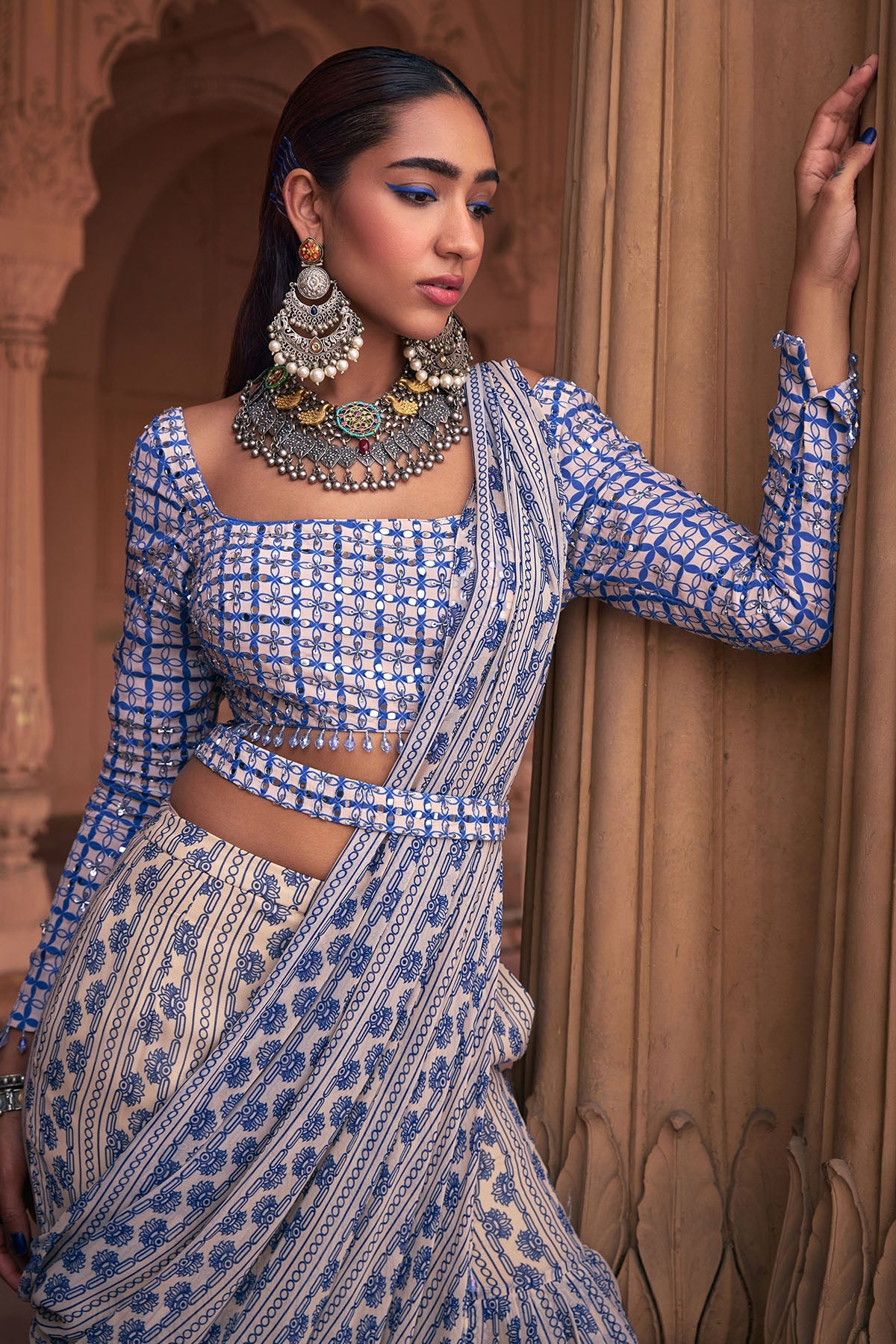 BLUE STRIPE PRINT & HIGHLIGHTED SAREE SET