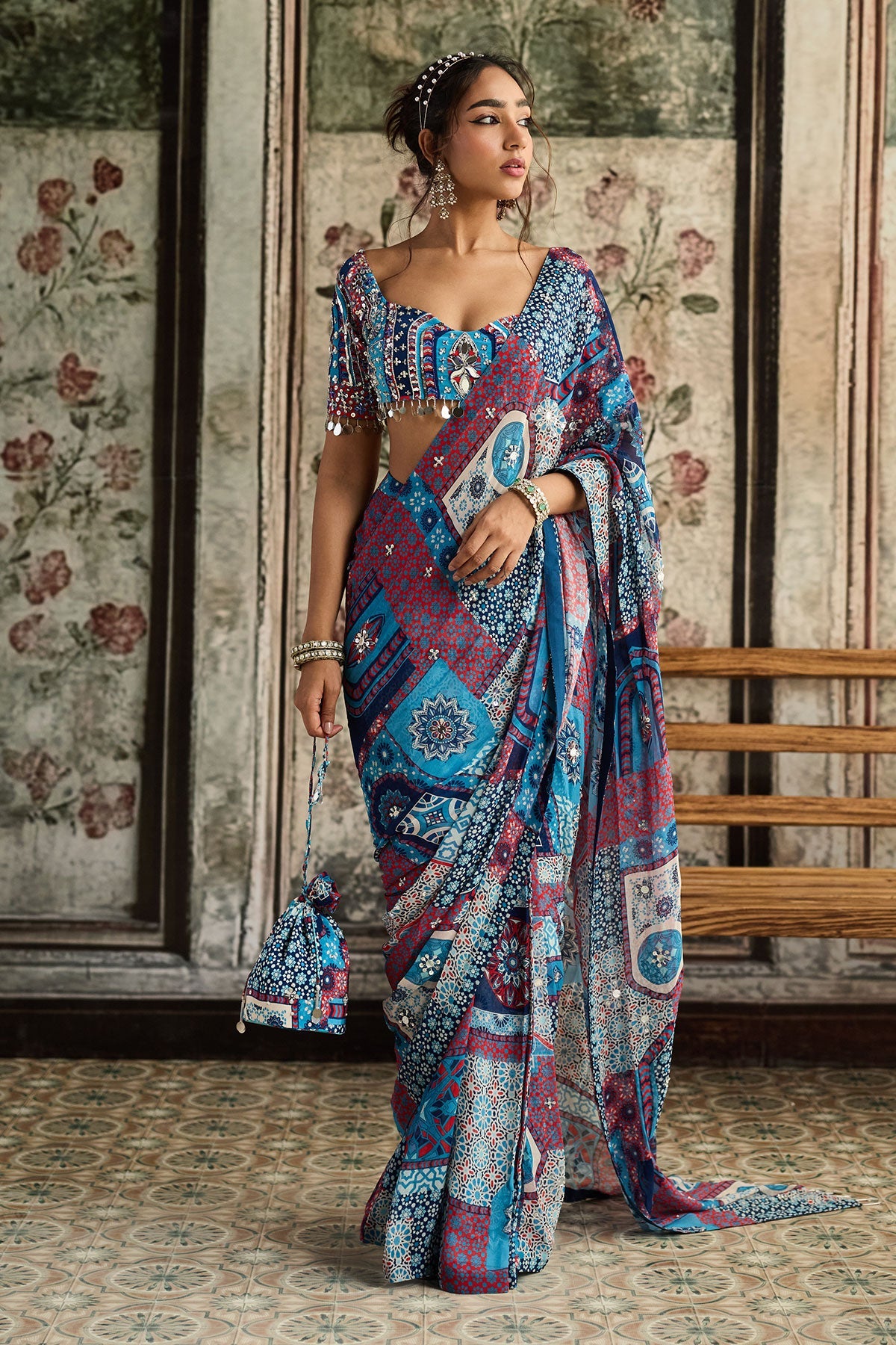 Teal Print And And Highlighted Pre-Draped Classic Saree Set