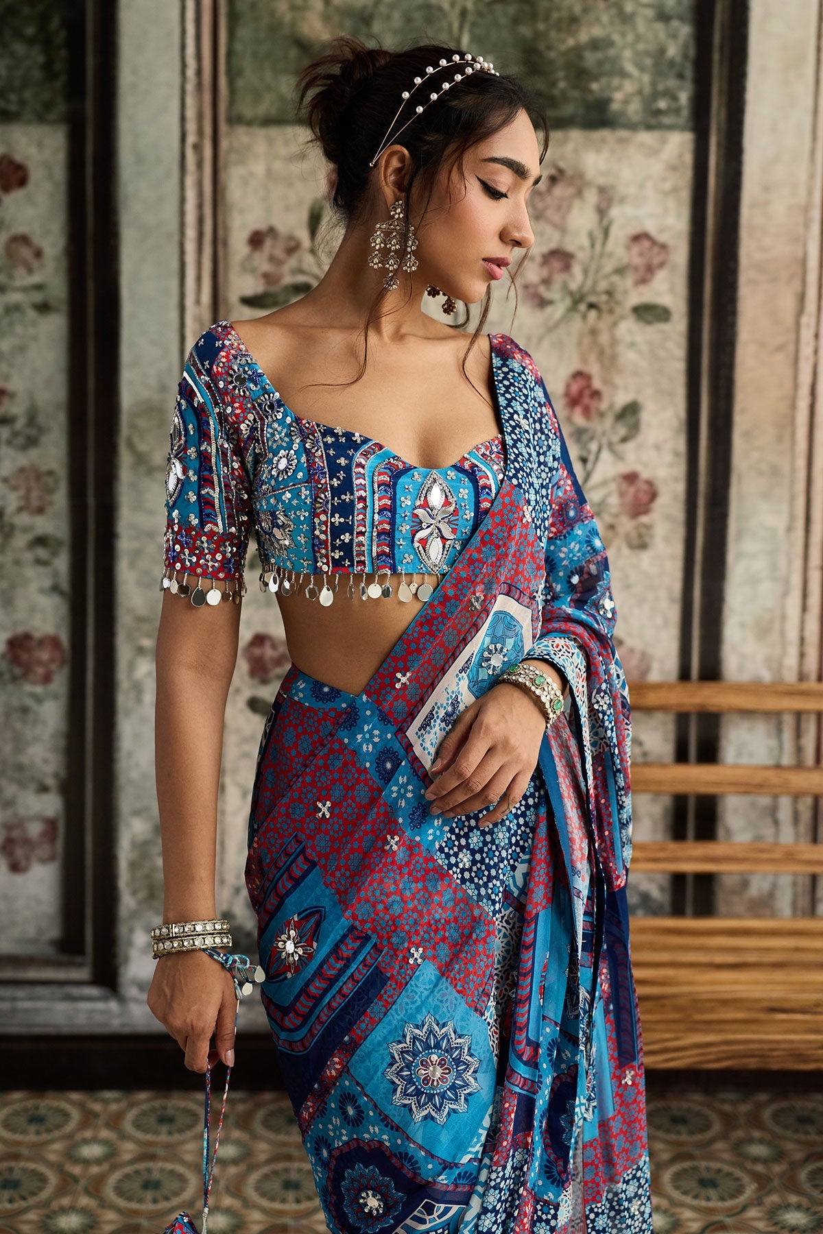 Teal Print And And Highlighted Pre-Draped Classic Saree Set