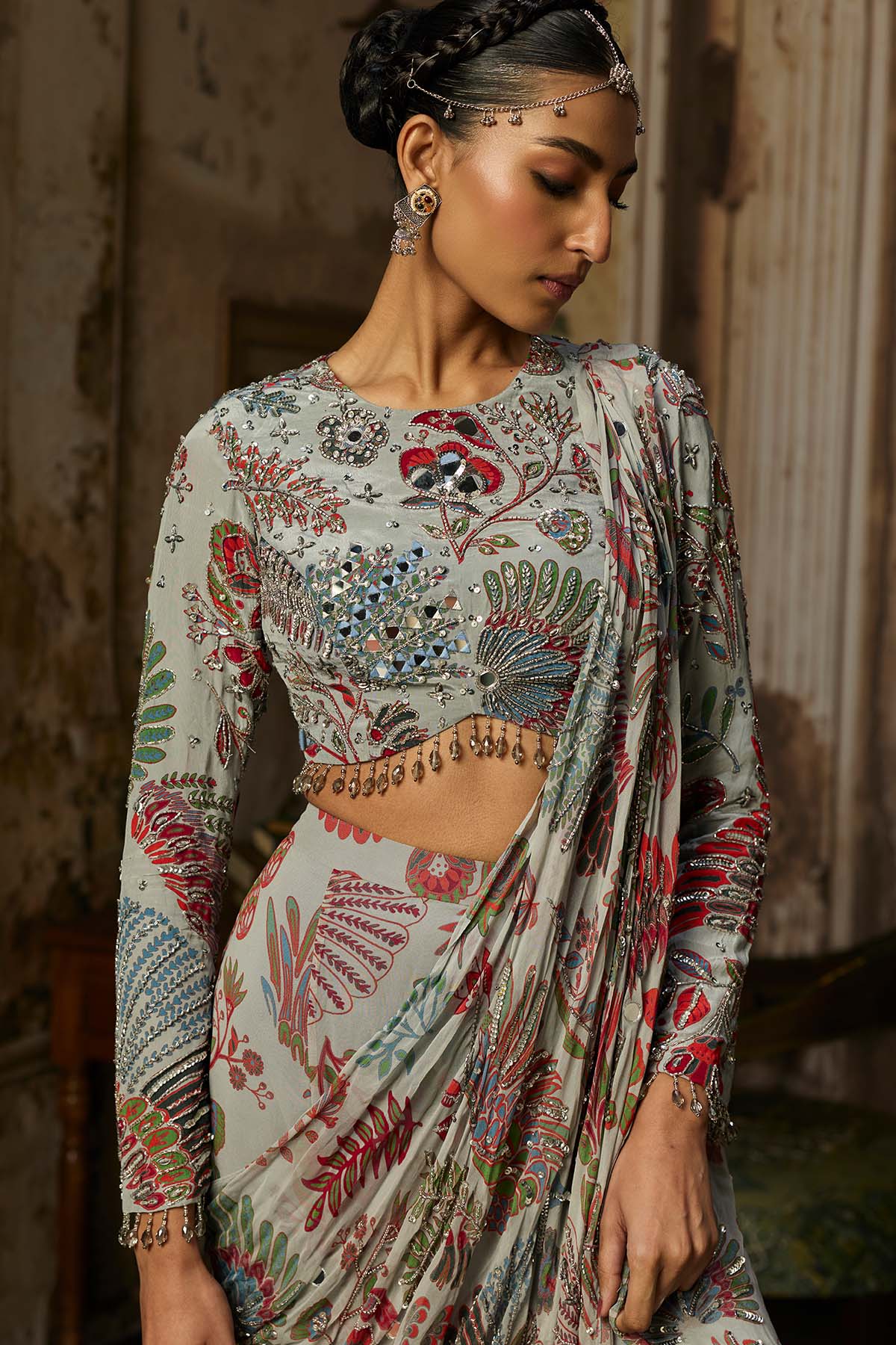 SLATE GREY PRINTED AND HIGHLIGHTED TIERED SKIRT SAREE SET
