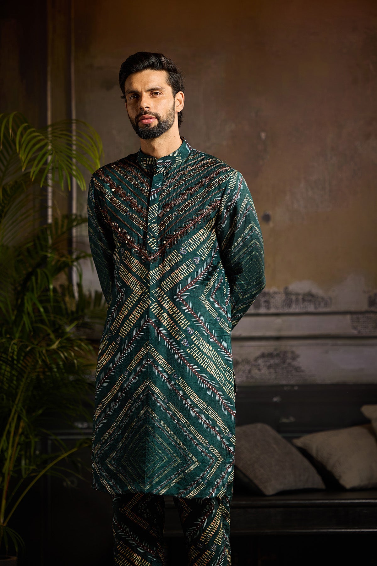 DARK GREEN CHEVRON PRINT KURTA PAIRED WITH PRINTED PANTS