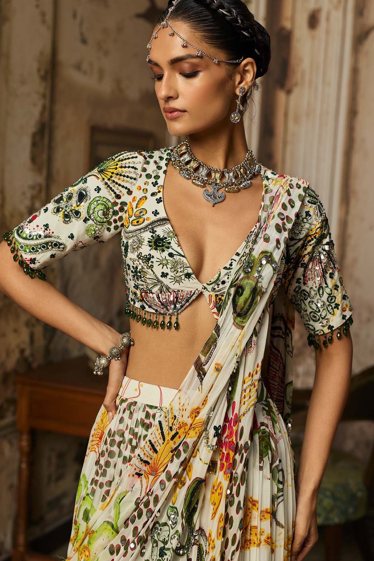 IVORY PRINT AND HIGHLIGHTED TIERED SKIRT SAREE SET