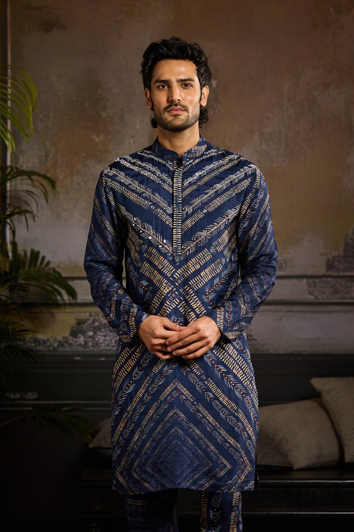 BLUE CHEVRON PRINT KURTA PAIRED WITH PRINTED PANTS
