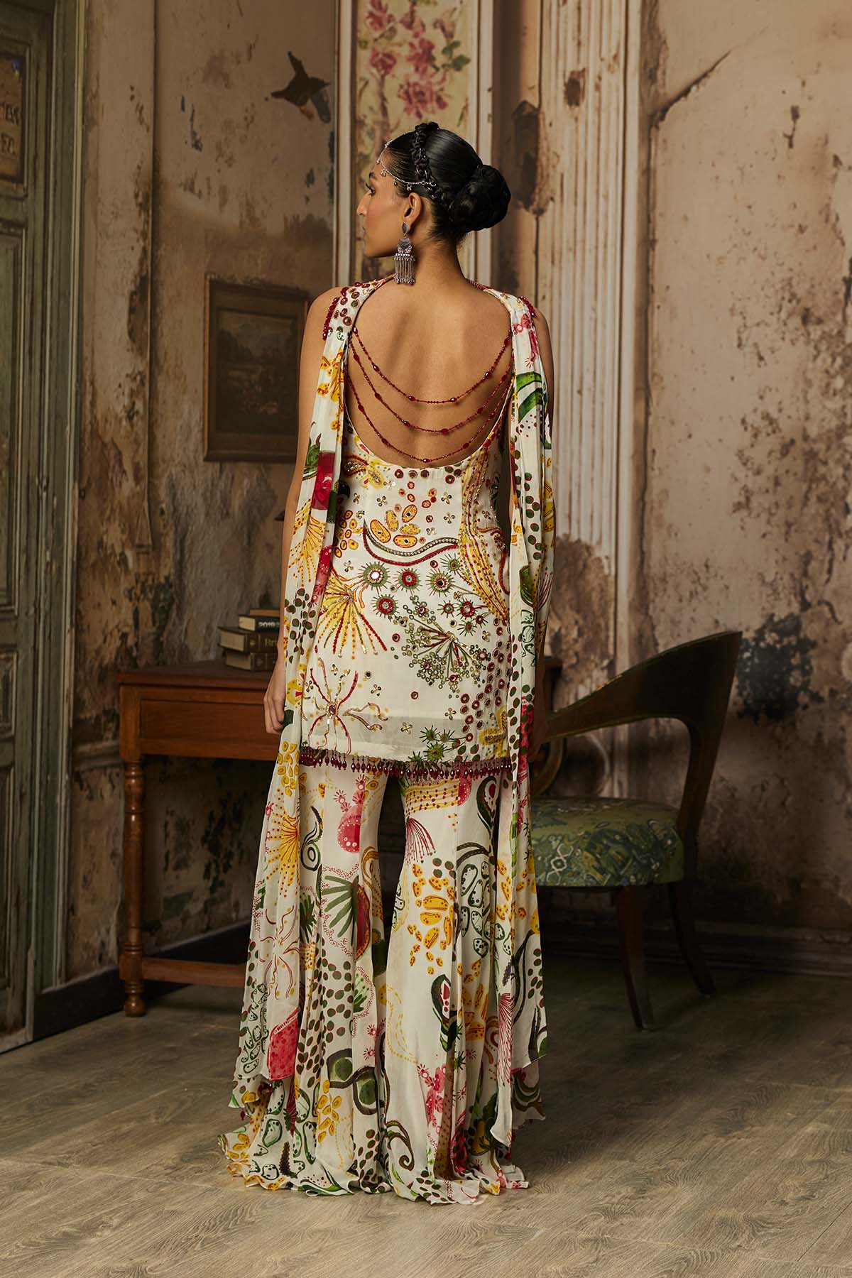 IVORY PRINT AND HIGHLIGHTED KURTI SET