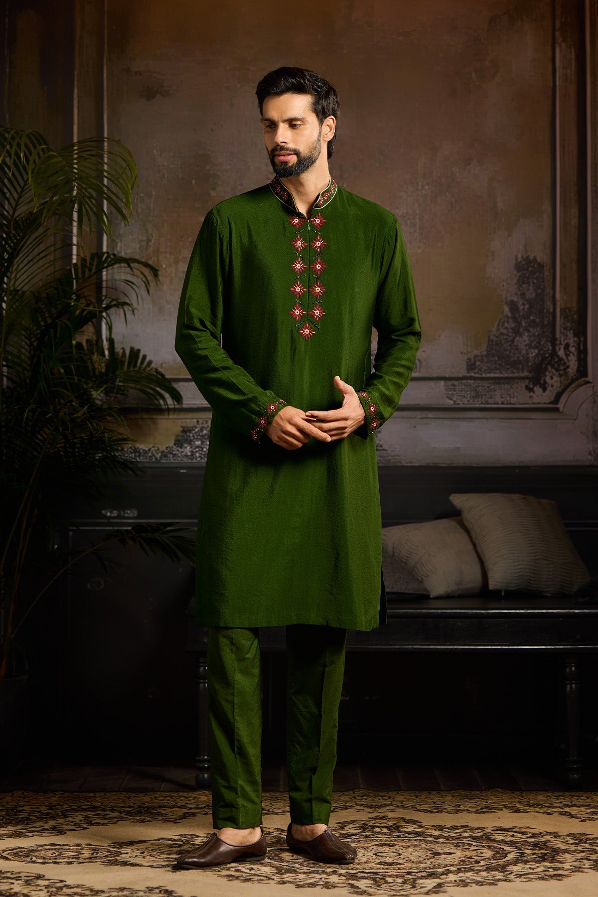OLIVE GREEN EMBROIDERED KURTA PAIRED WITH OLIVE GREEN PANTS