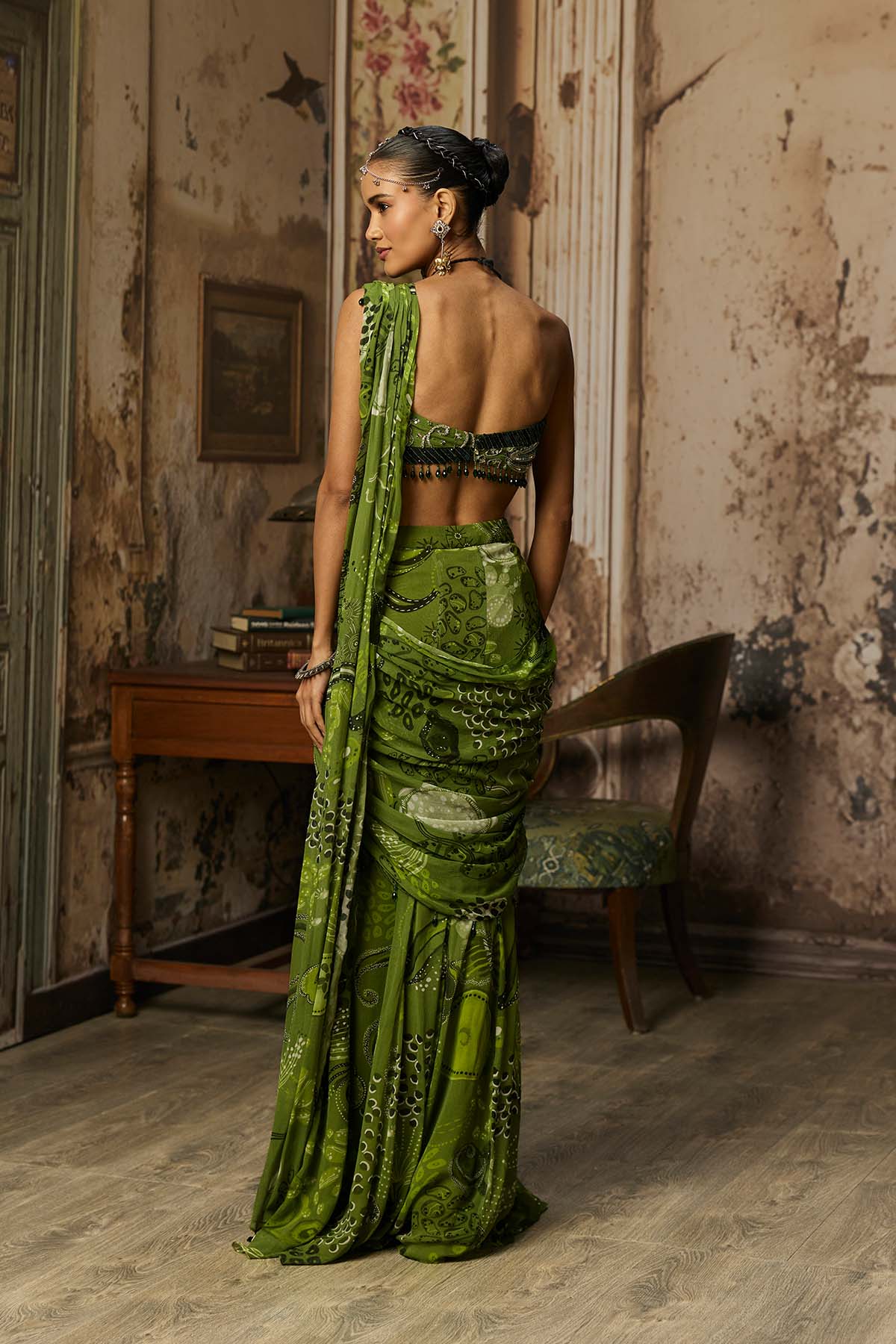 PEAR GREEN PRINTED AND HIGHLIGHTED PRE-DRAPED SLIT SKIRT SAREE SET