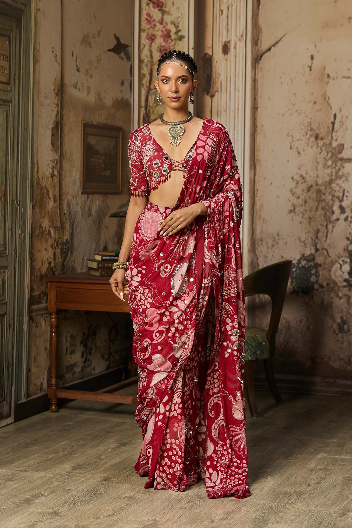 SCARLET RED PRINTED AND HIGHLIGHTED CLASSIC SAREE SET
