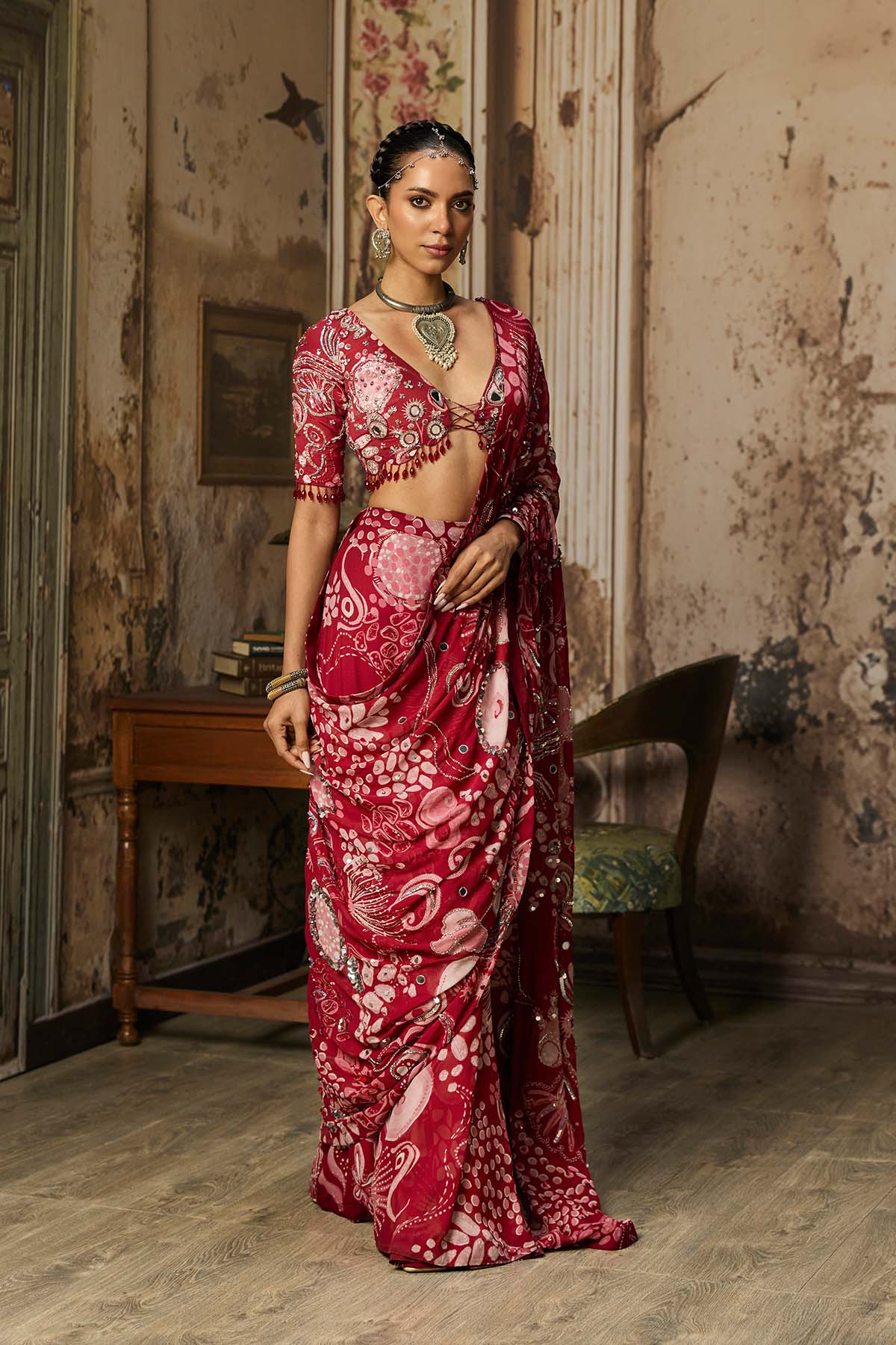 SCARLET RED PRINTED AND HIGHLIGHTED CLASSIC SAREE SET