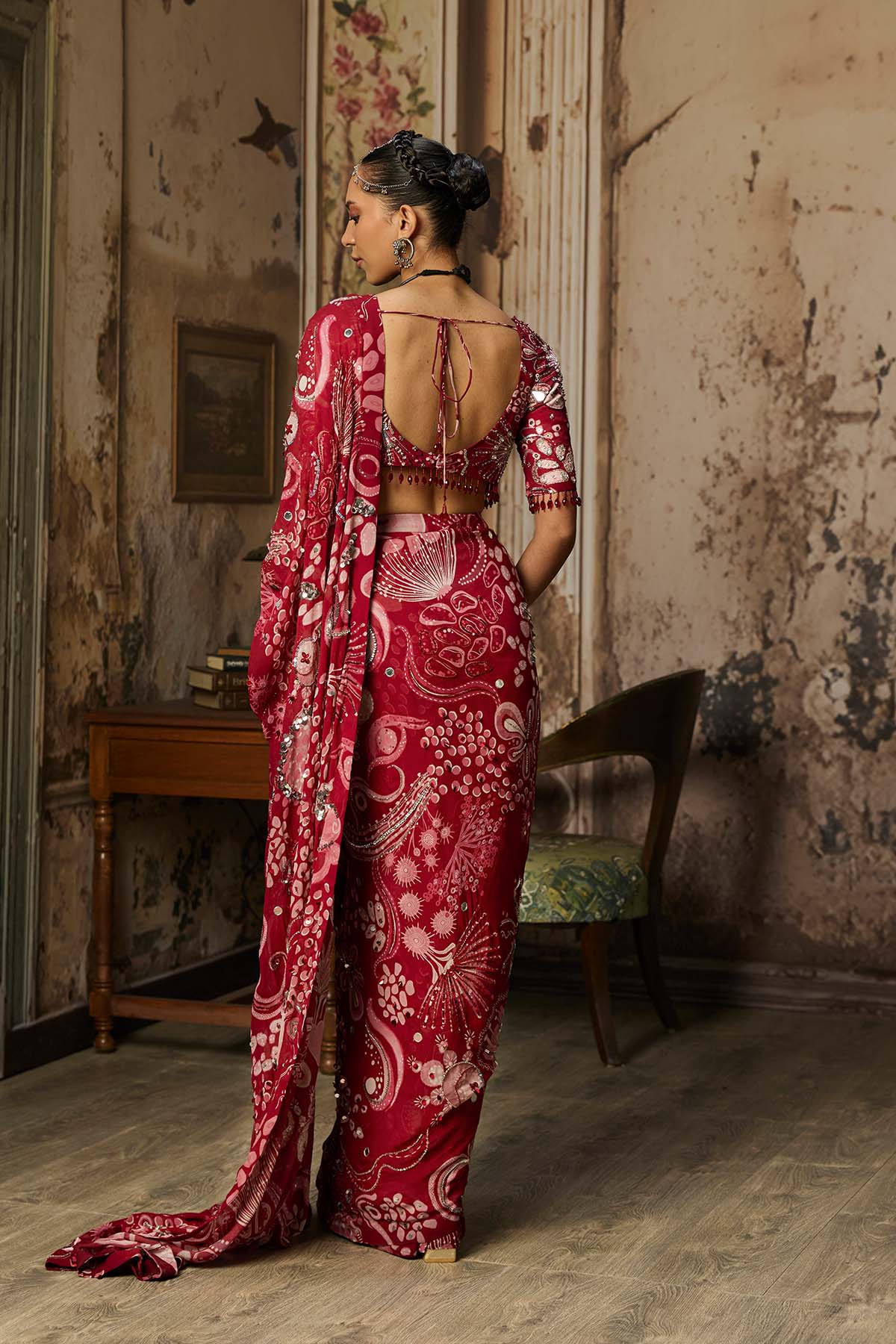 SCARLET RED PRINTED AND HIGHLIGHTED CLASSIC SAREE SET