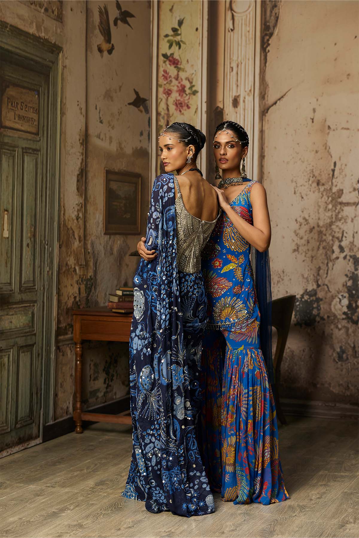 GUNMETAL GREY CORSET WITH PRINTED AND HIGHLIGHTED CLASSIC SAREE SET