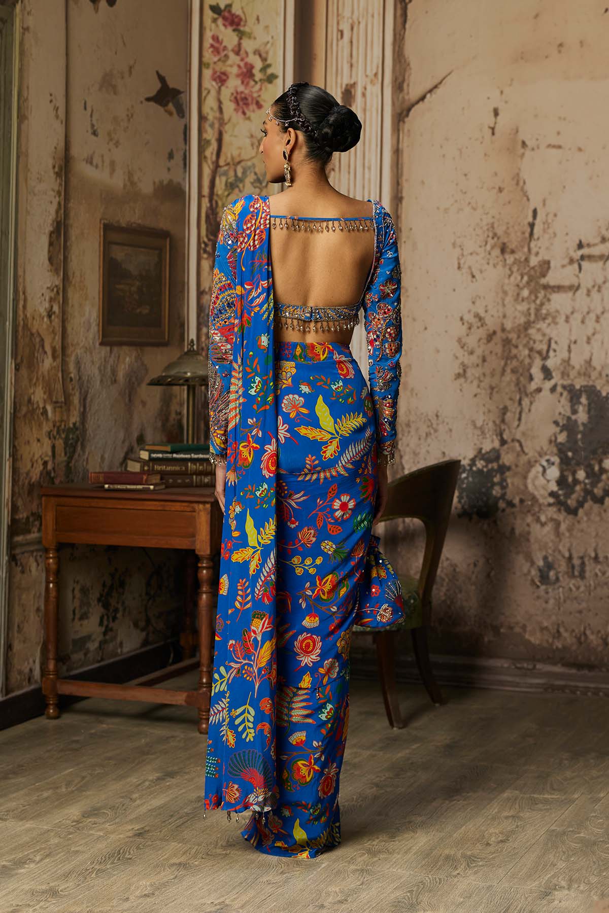 ELECTRIC BLUE PRINTED AND HIGHLIGHTED DHOTI SAREE