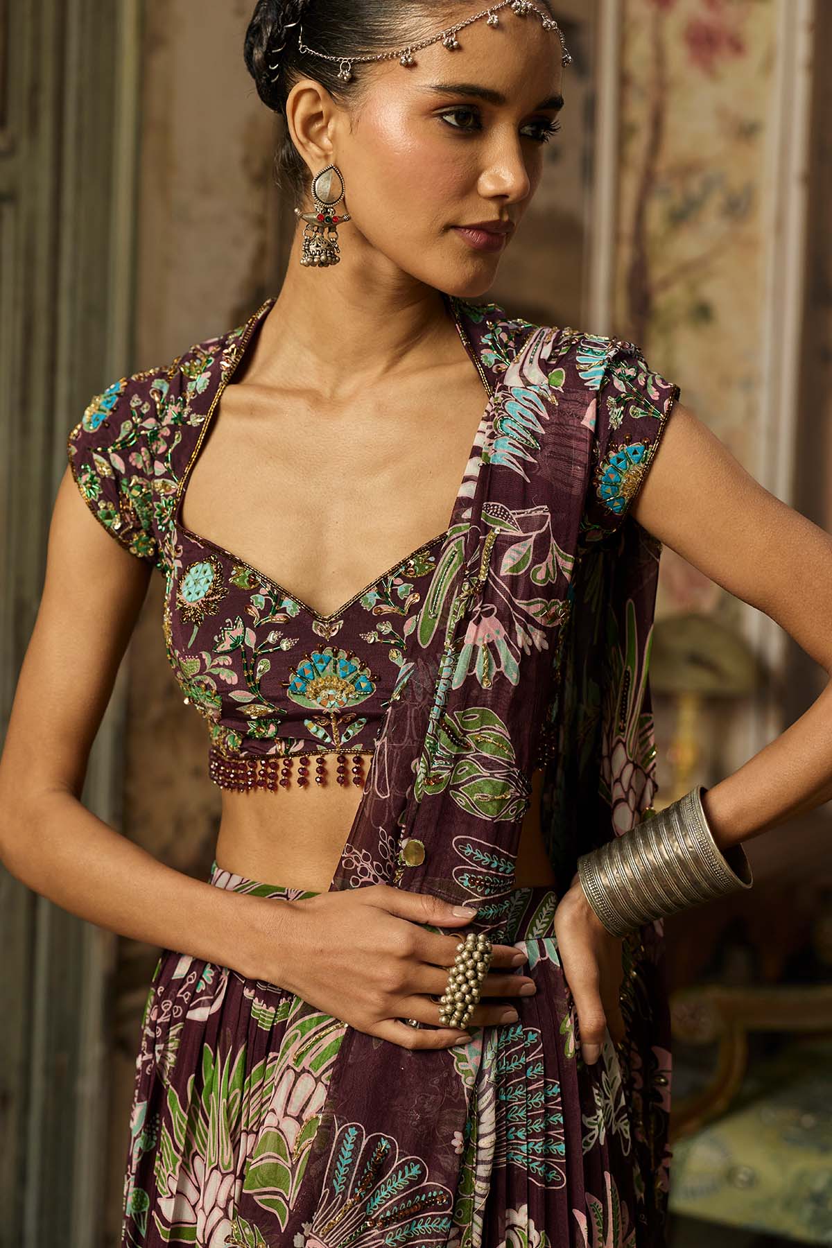 PLUM PRINT AND HIGHIGHTED TIERED SKIRT SAREE SET