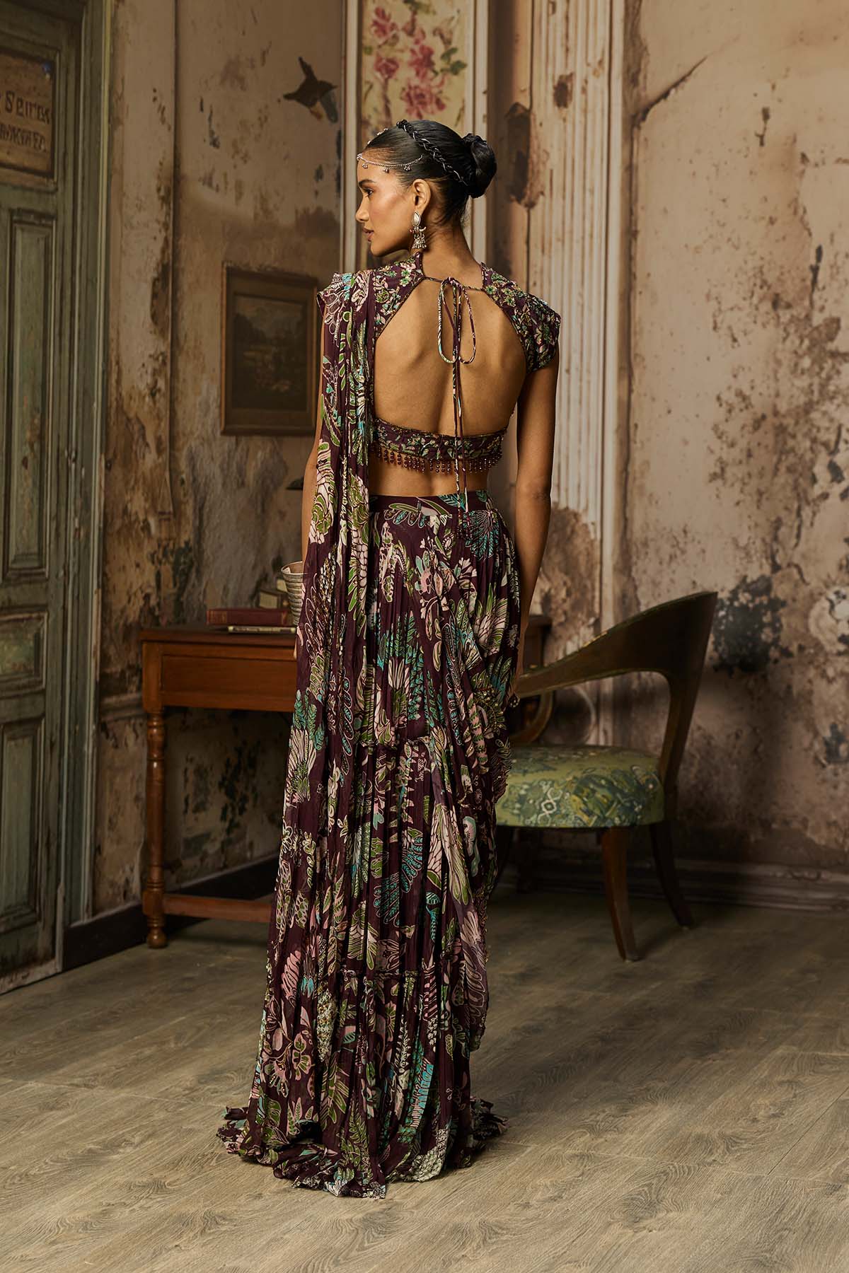 PLUM PRINT AND HIGHIGHTED TIERED SKIRT SAREE SET