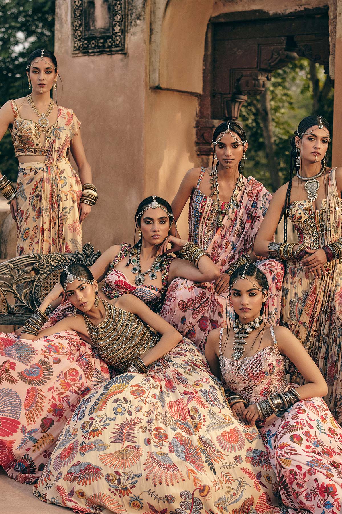 BEIGE PRINTED AND HIGHLIGHTED BLOUSE SKIRT SAREE SET
