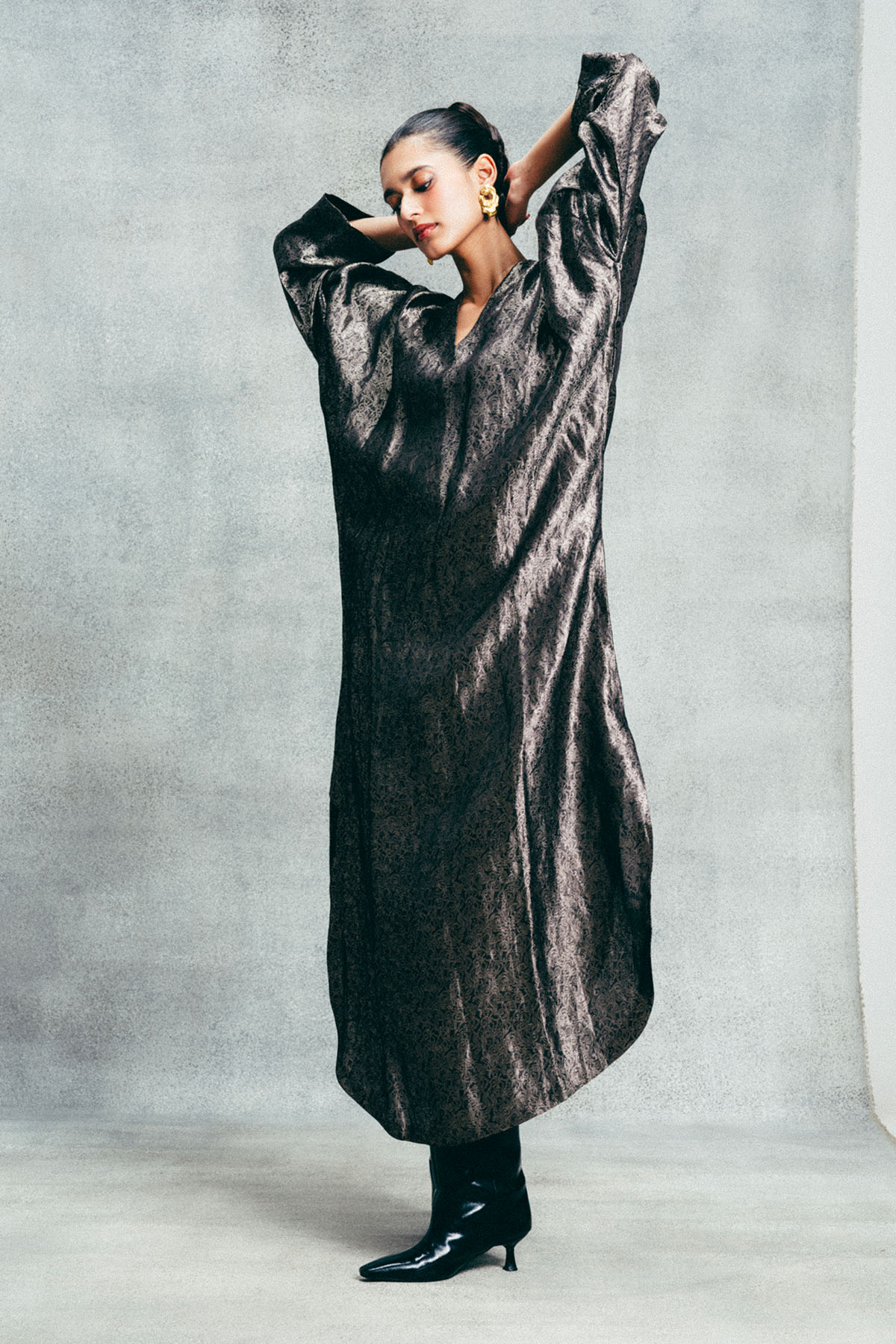 Handwoven Tar Black Banarasi Kaftan