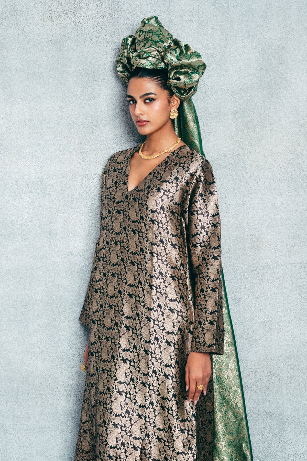 Handwoven Black & Gold Banarasi Kaftan