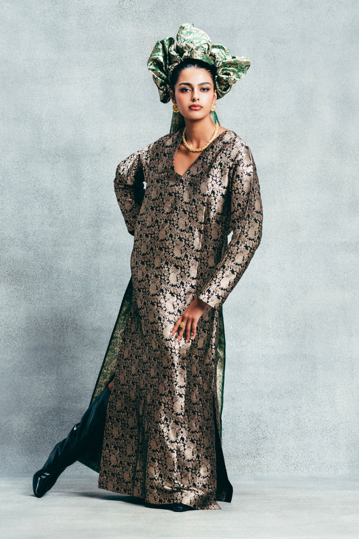 Handwoven Black & Gold Banarasi Kaftan