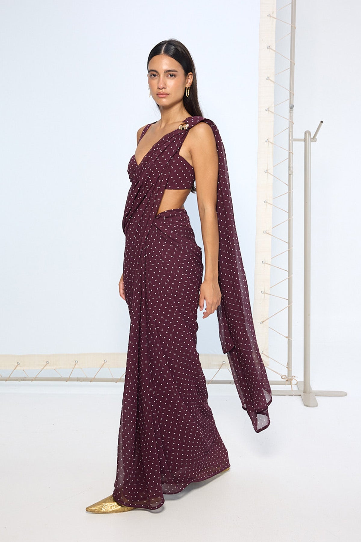 Maroon Movable Brooch Dotted saree