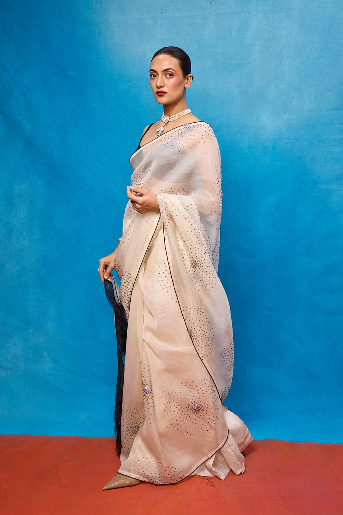 Handwoven Off-white Kora Banarasi Saree