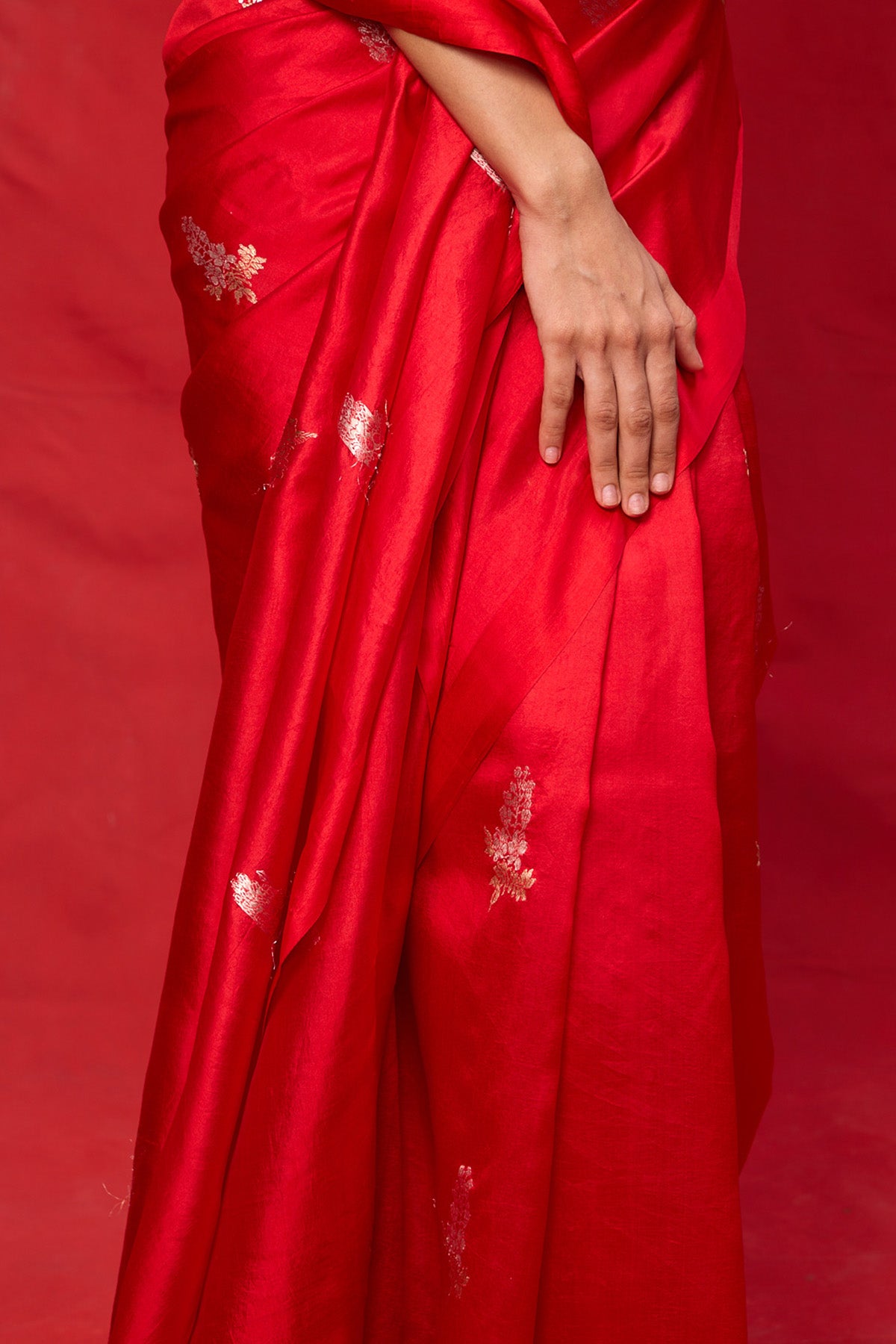 Handwoven Red Silk Embroidered Saree