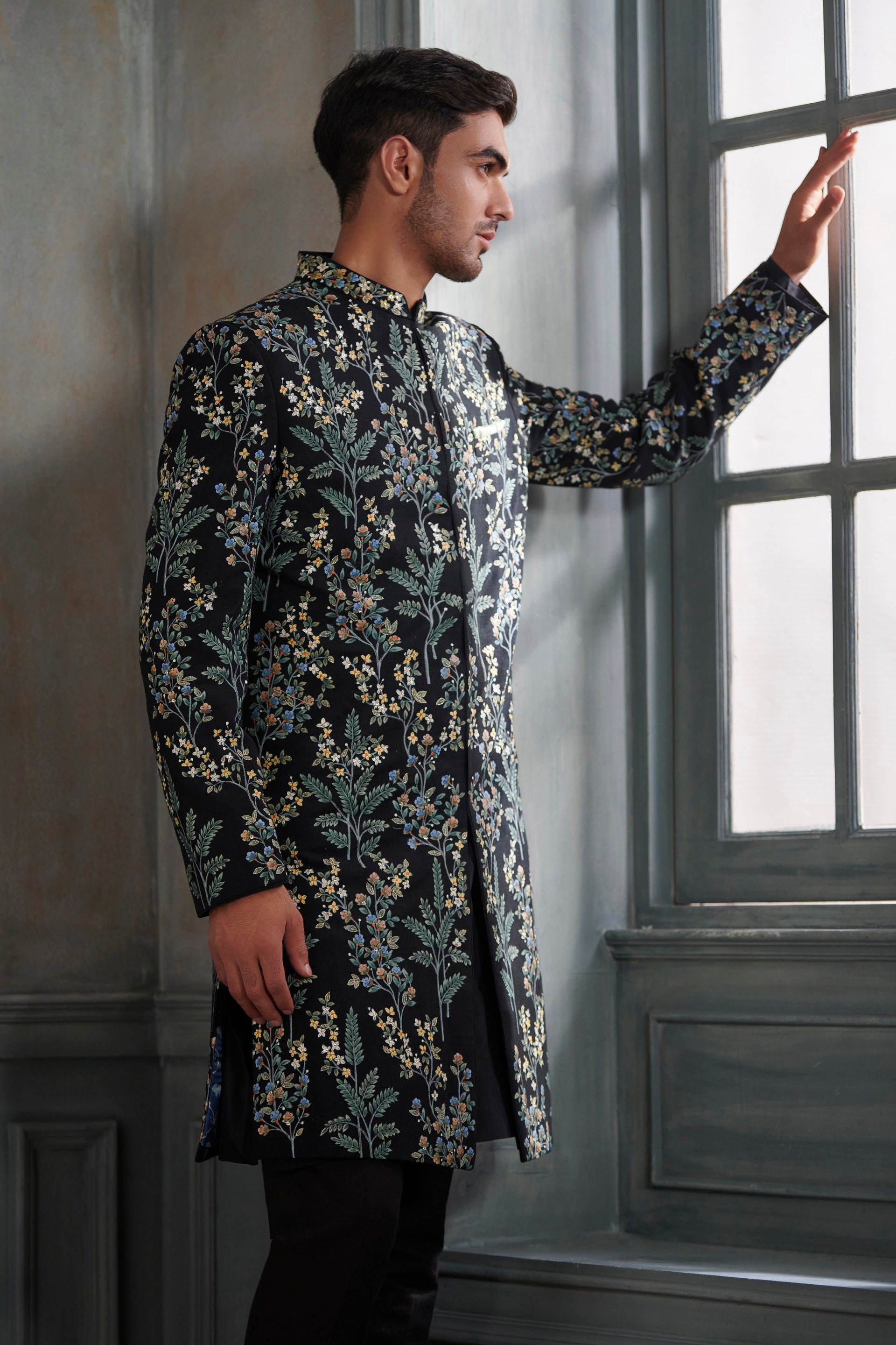 AAGNIV PICHHWAI SHERWANI – BLACK