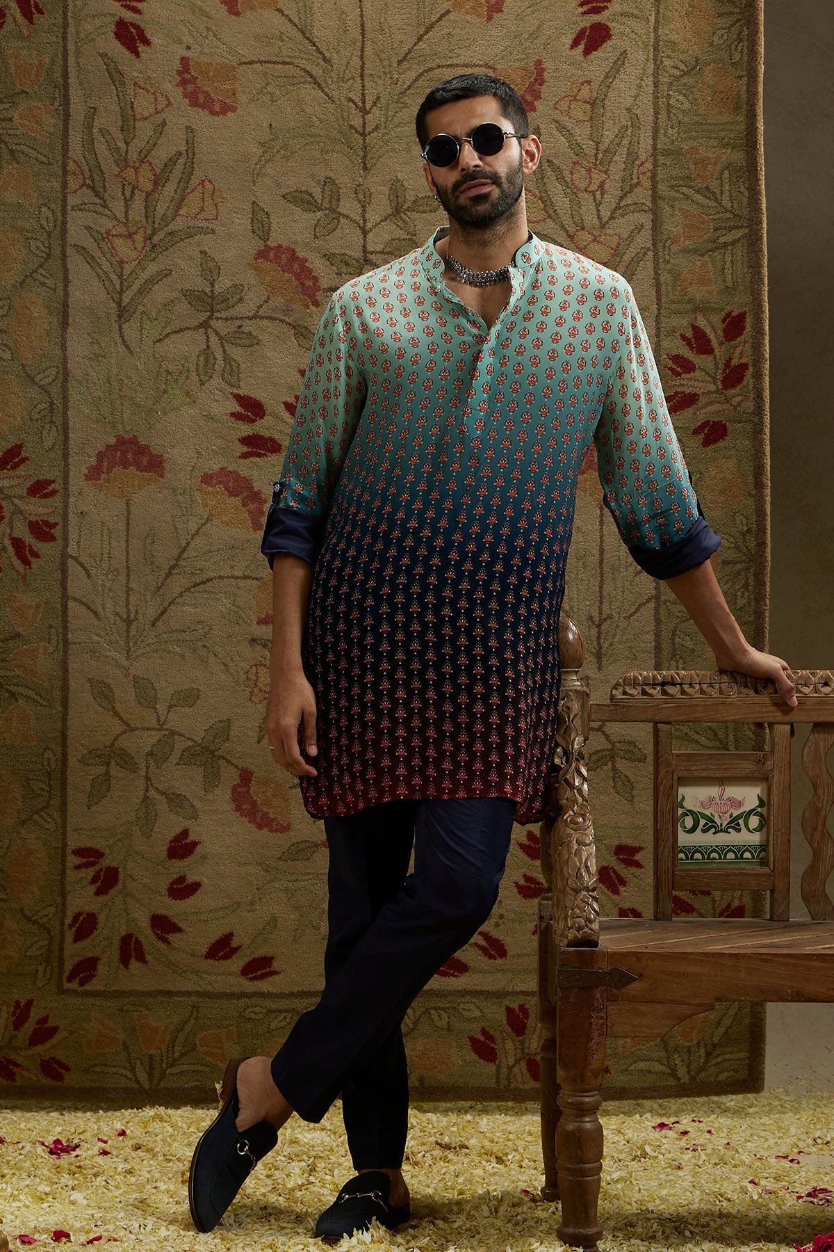 BLUE RED OMBRE BUTTI PRINT ROLLED UP SLEEVES