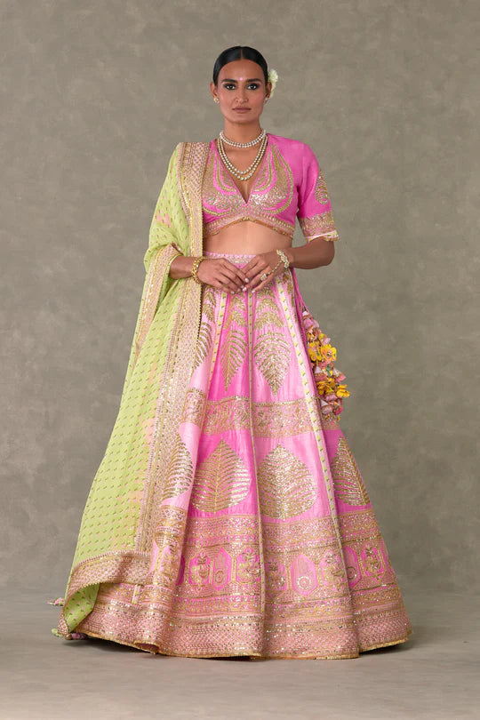 Barfi Pink ‘Paan-Patti’ lehenga With One Dupatta