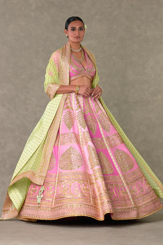 Barfi Pink ‘Paan-Patti’ lehenga With One Dupatta