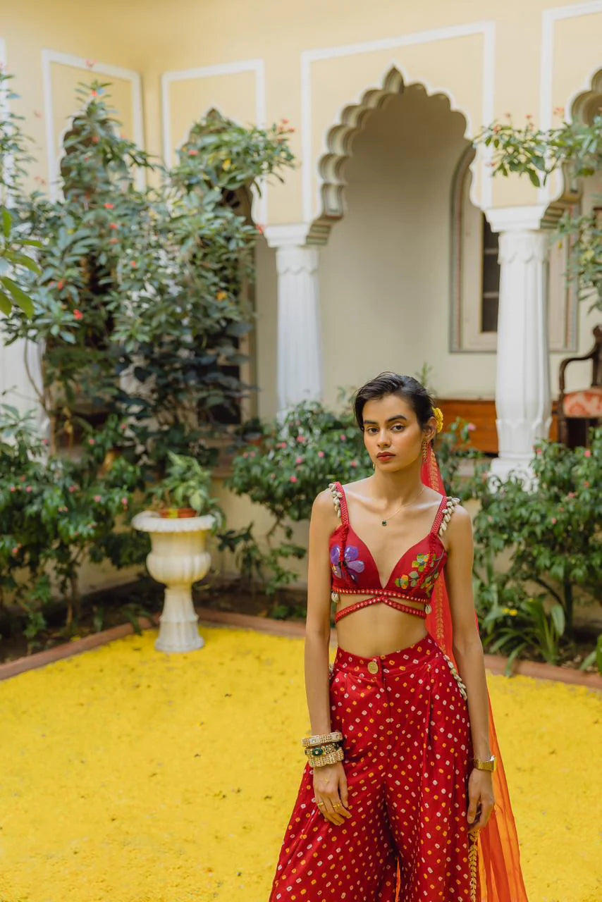 SEASHELLS AND RED BANDHINI SET