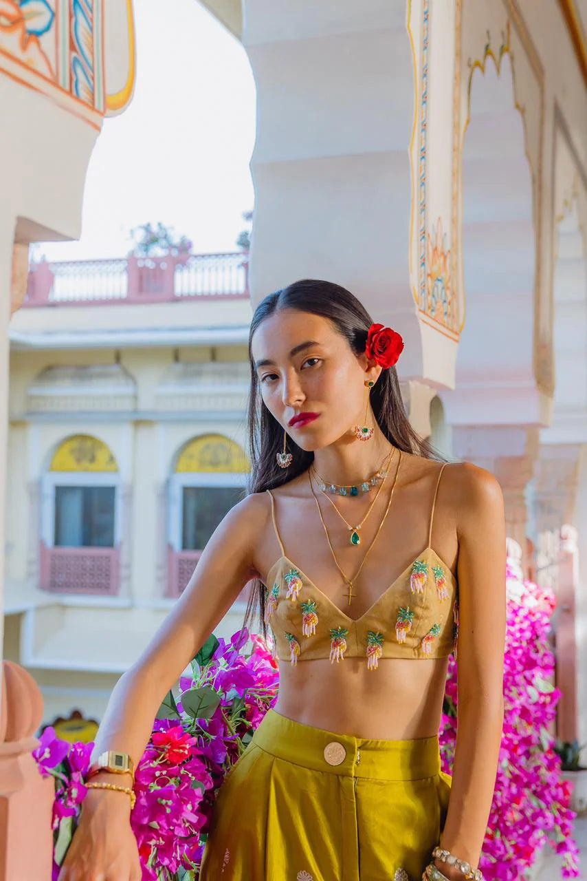 INDIAN PHOOL, DANCING PINEAPPLES