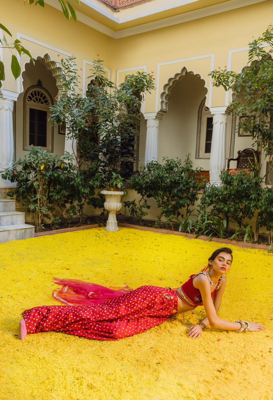 SEASHELLS AND RED BANDHINI SET