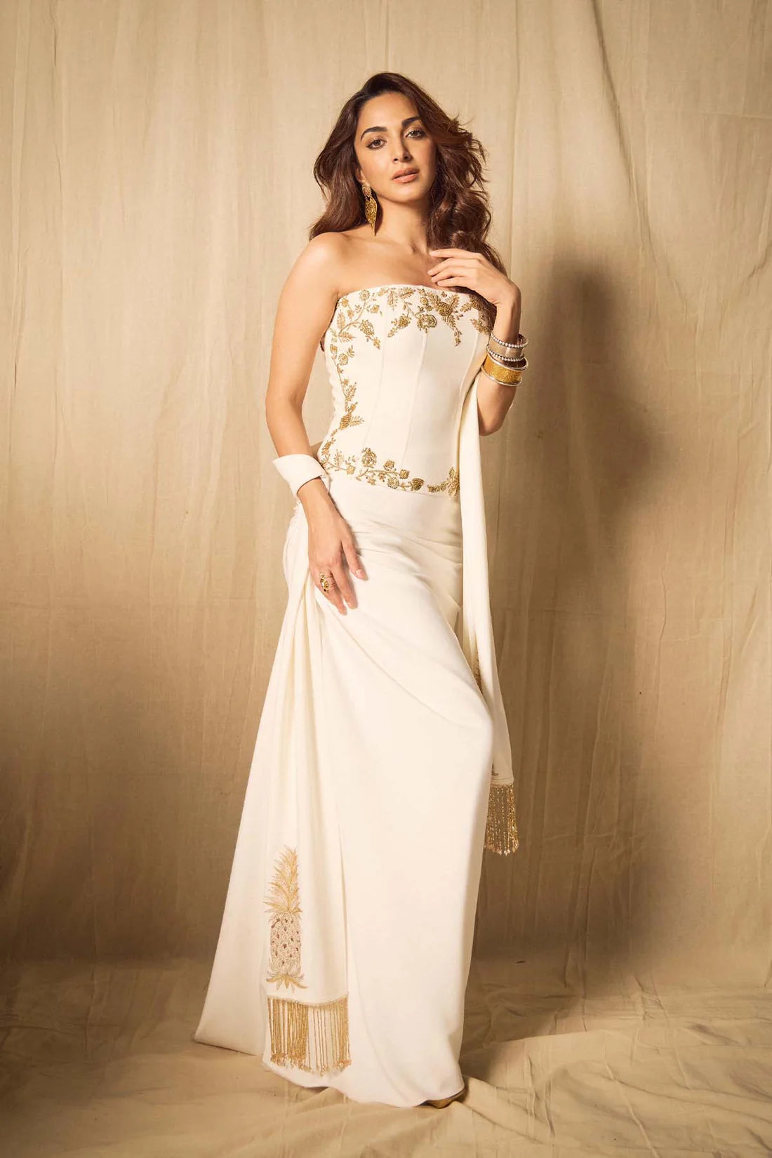 The Thandai Corset Set 8
