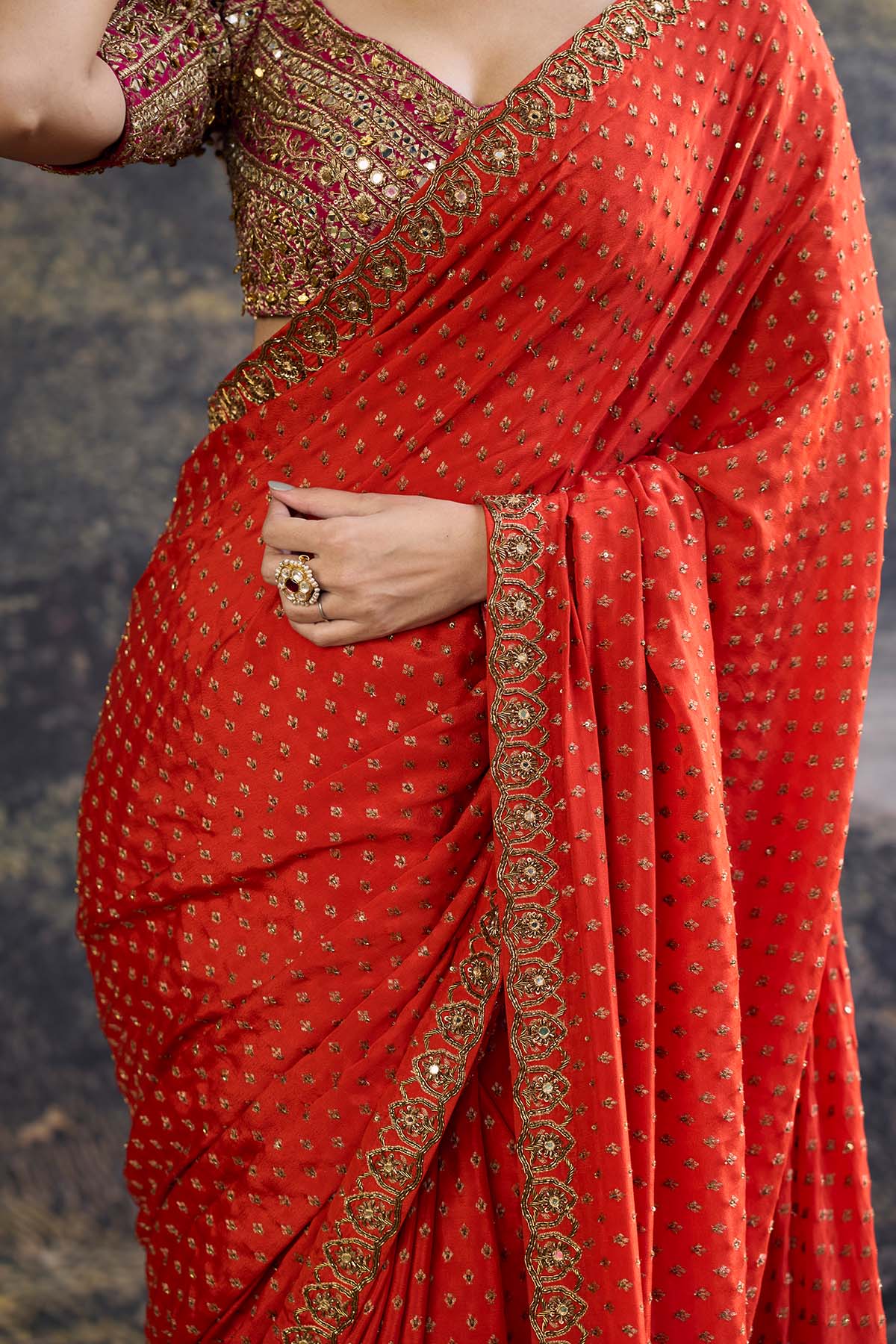 Surahi Rang Handloom Saree Set