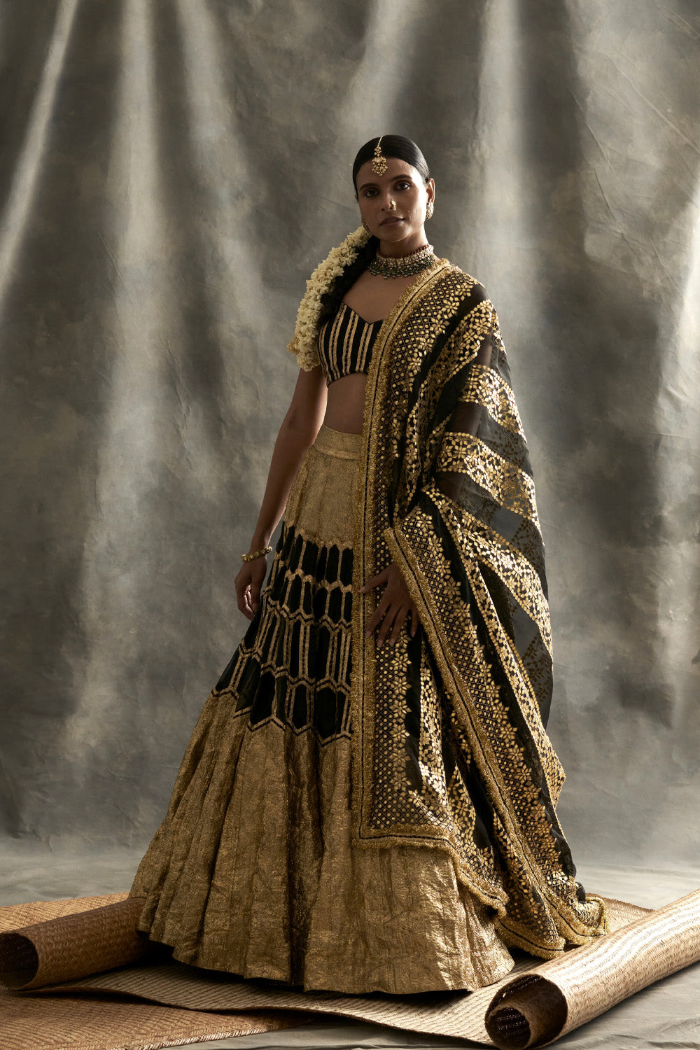 Hara Meena Kumari Kalidaar Lehenga Set