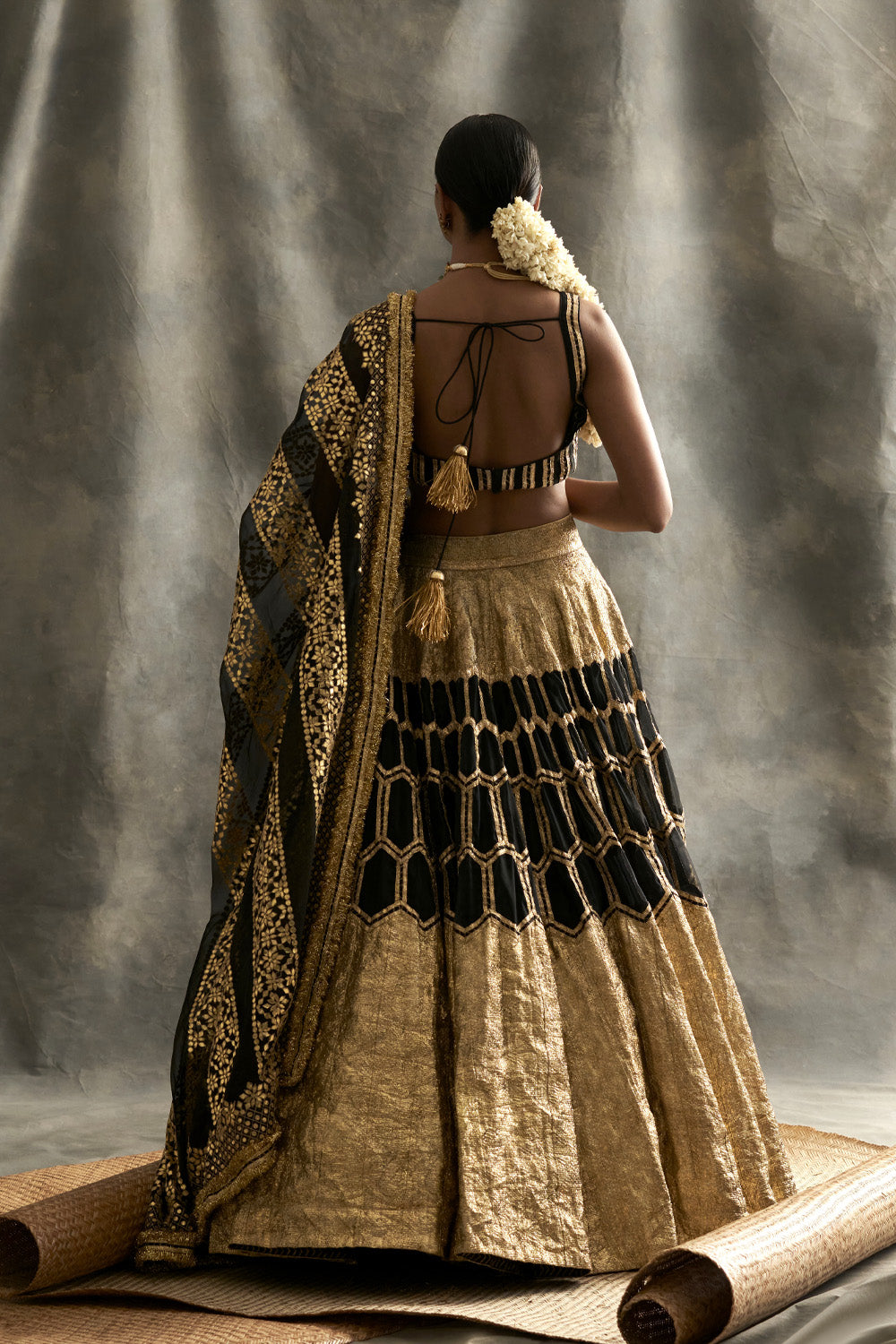 Hara Meena Kumari Kalidaar Lehenga Set