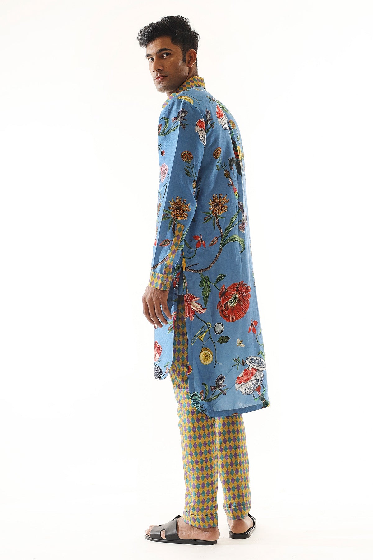 PRINTED KURTA AND PANT SET